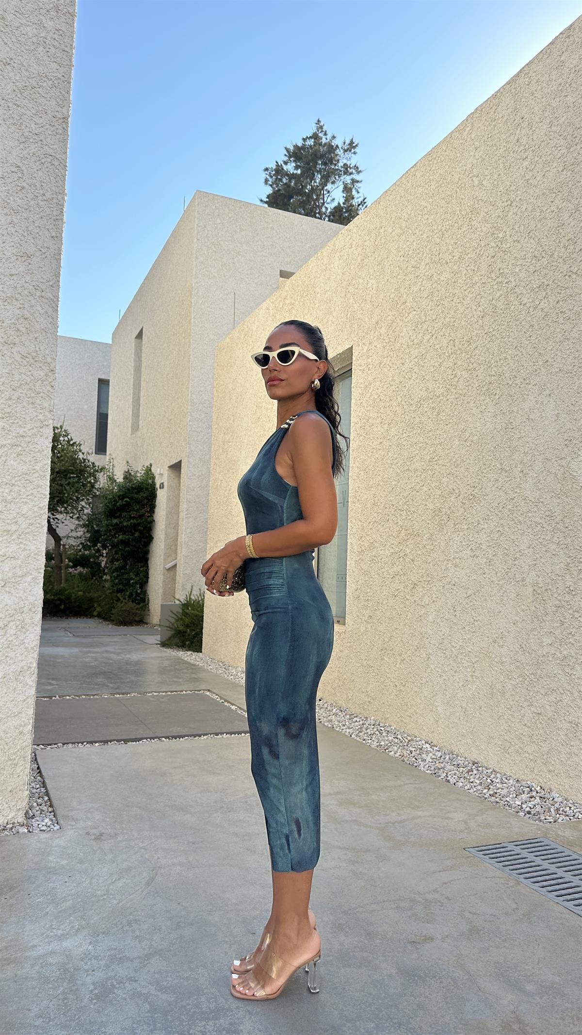 3515 Aksesuar Detaylı Tek Omuz Elbise