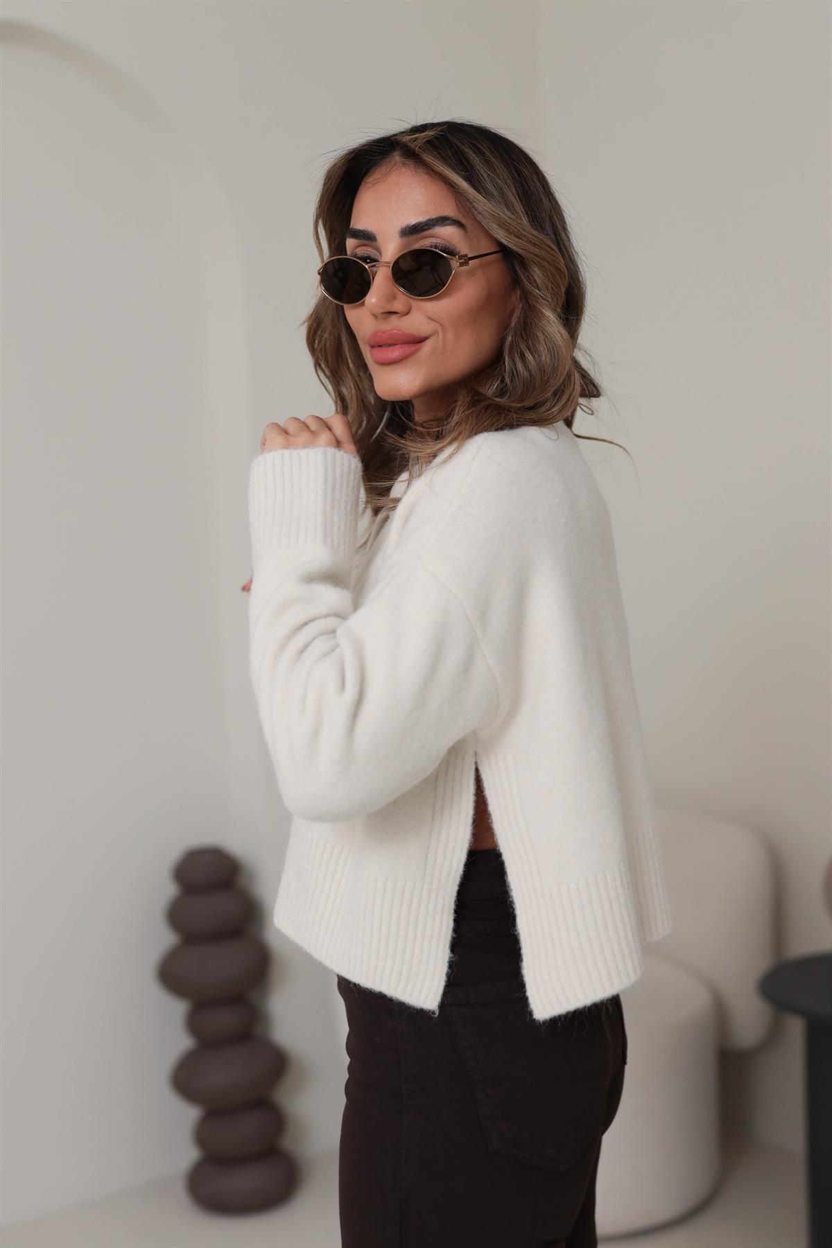 0280 Düğmeli Yumoş Yanları Yırtmaçlı Hırka BEJ