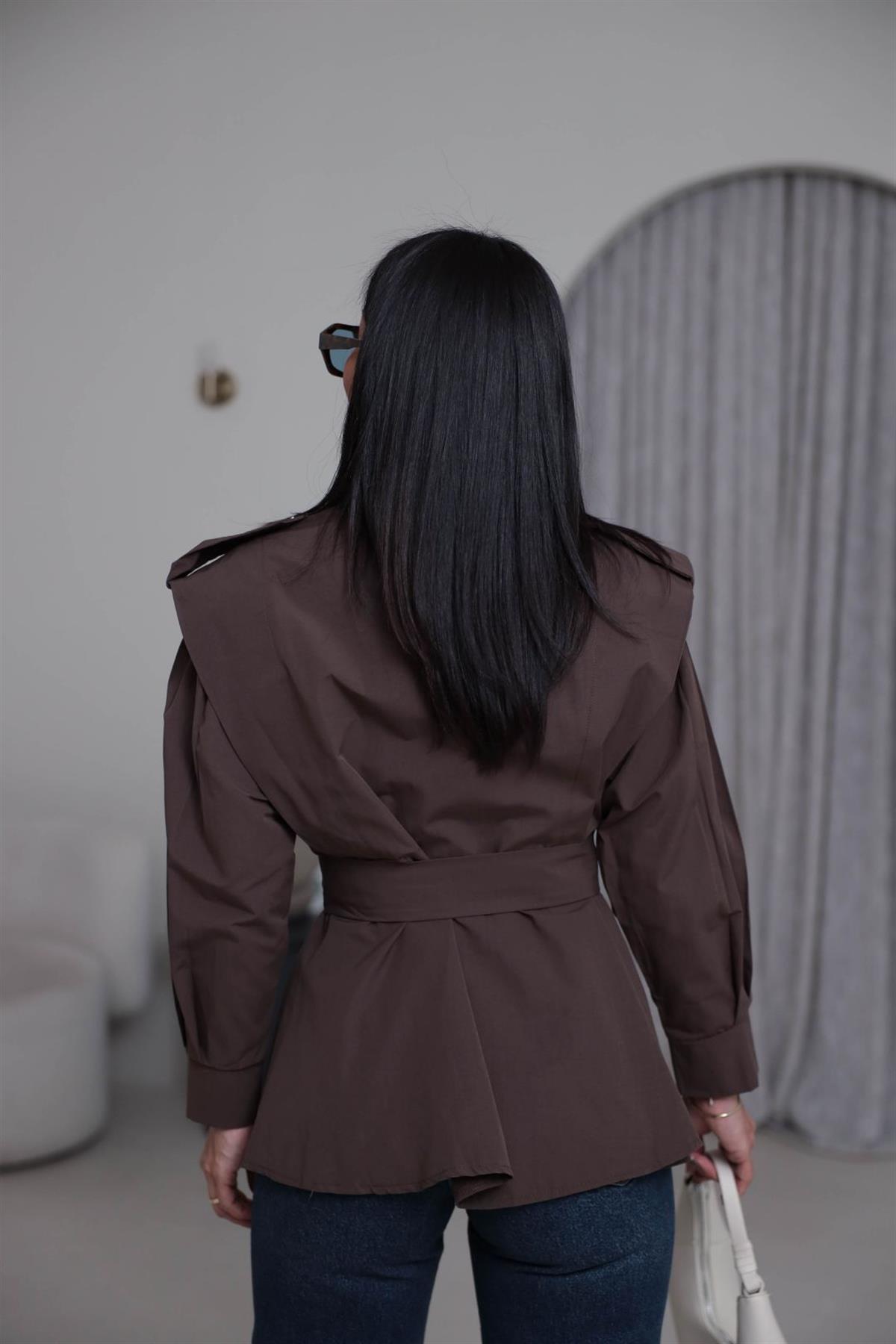 7623 Dik Yaka Geniş Omuz Kuşaklı Trençkot KAHVE