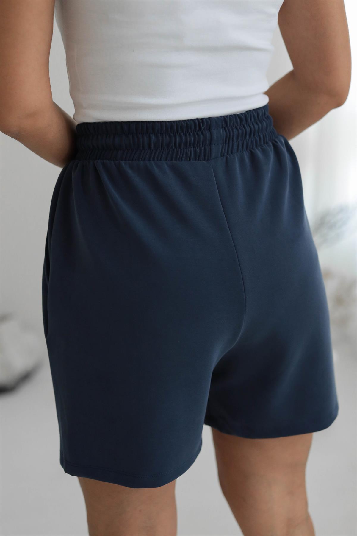 Bel Lastikli Yumuşak Dokulu Şort