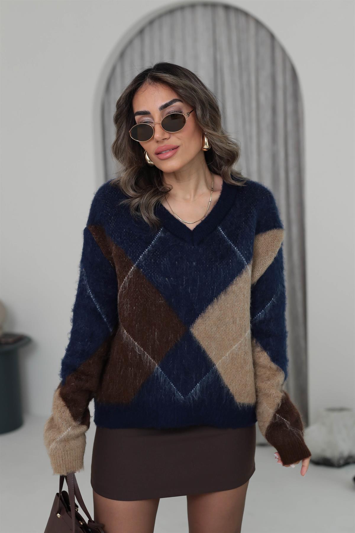 2412 V Yaka Büyük Baklava Yumoş Kazak LACİVERT