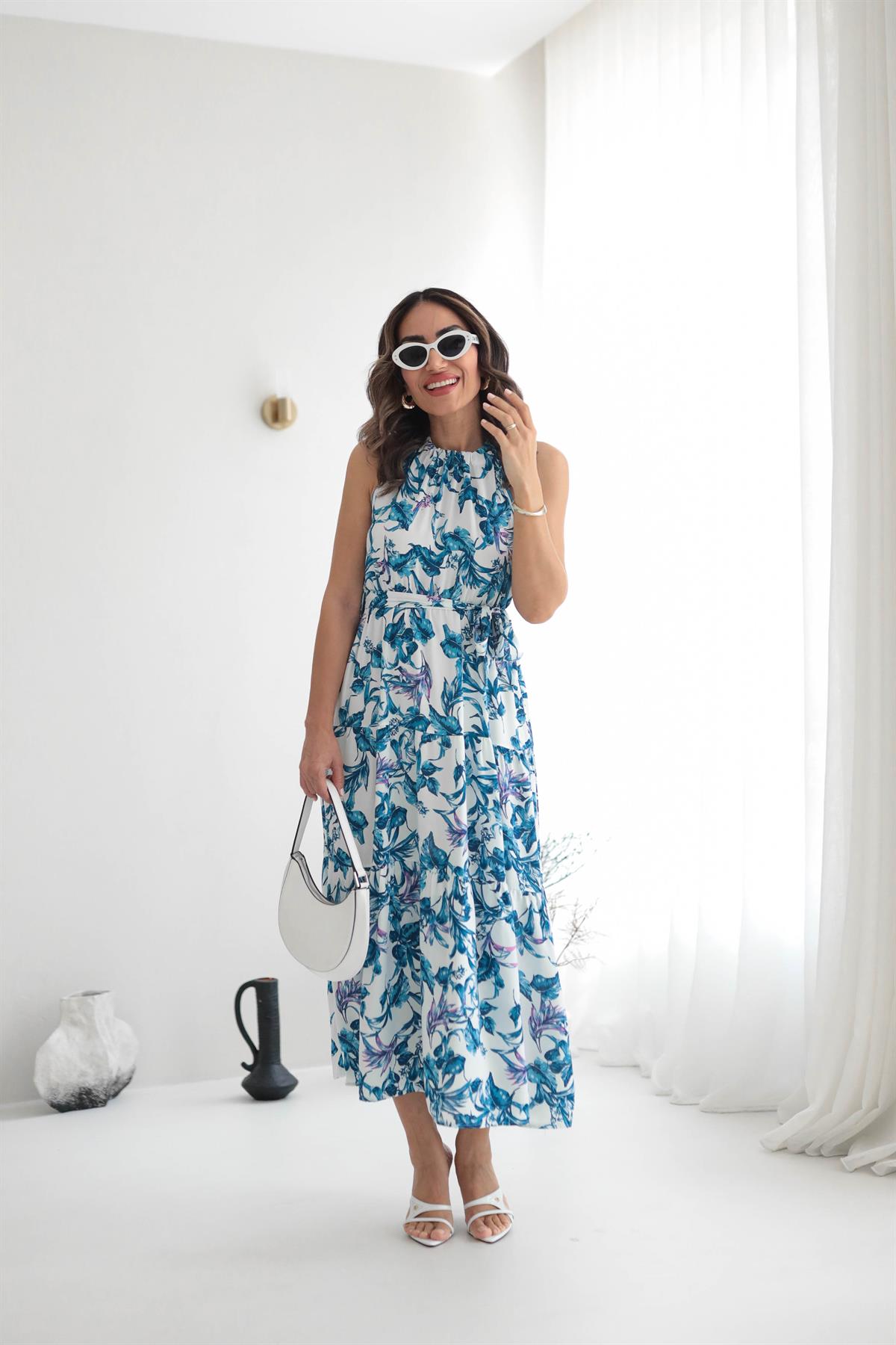 1541 Boyundan Bağlamalı Bel Lastikli Desenli Elbise