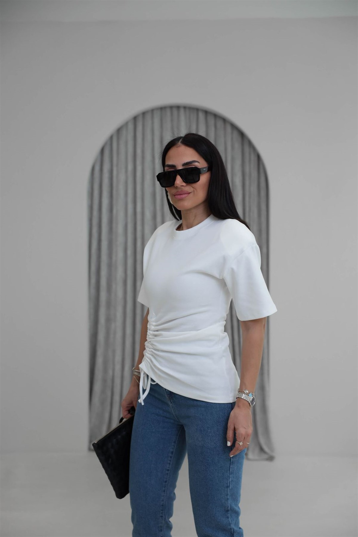 1025 Vatkalı Pamuklu Büzgü Detay Tshirt EKRU