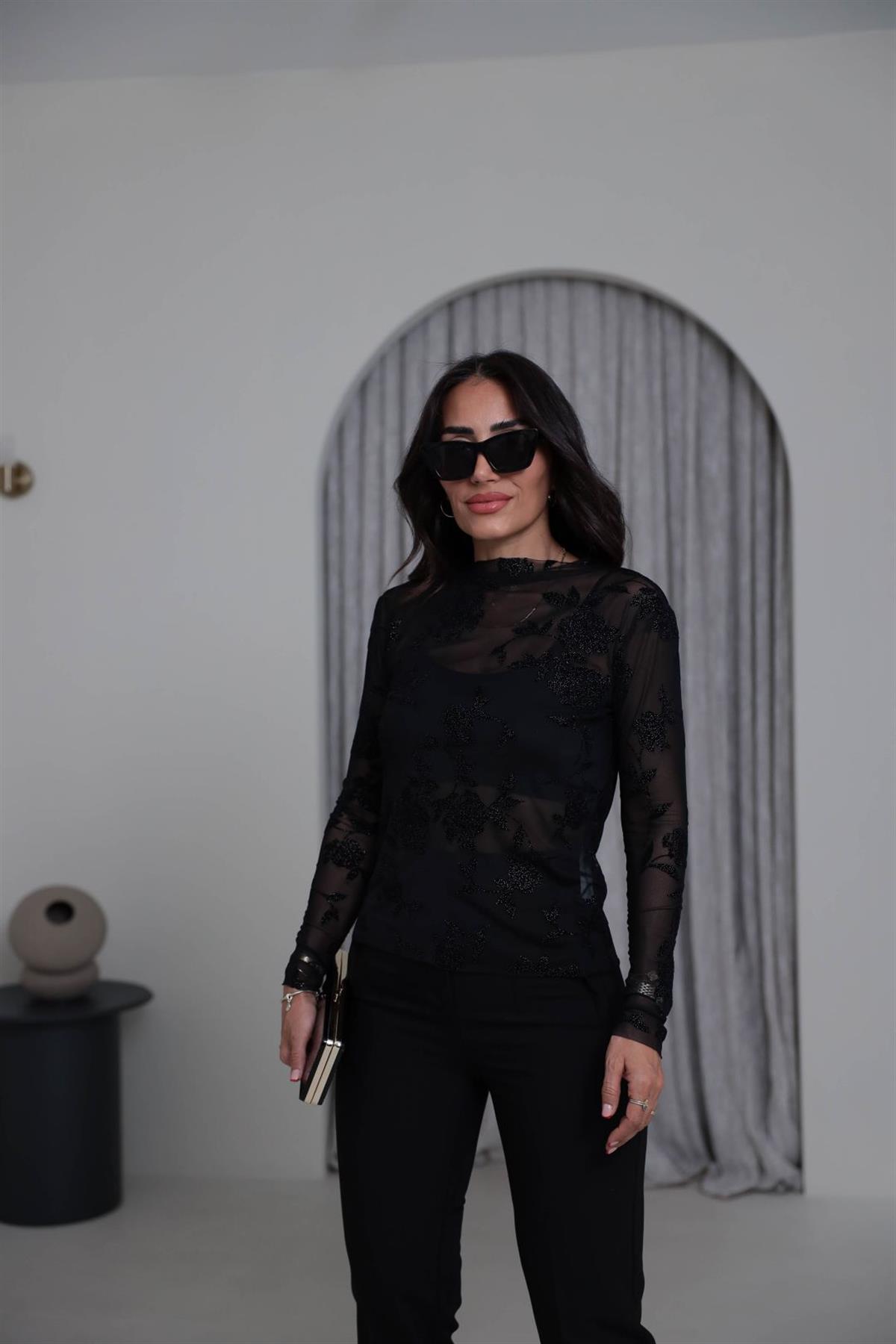 0581 Dik Yaka Flok Baskılı Bluz SİYAH