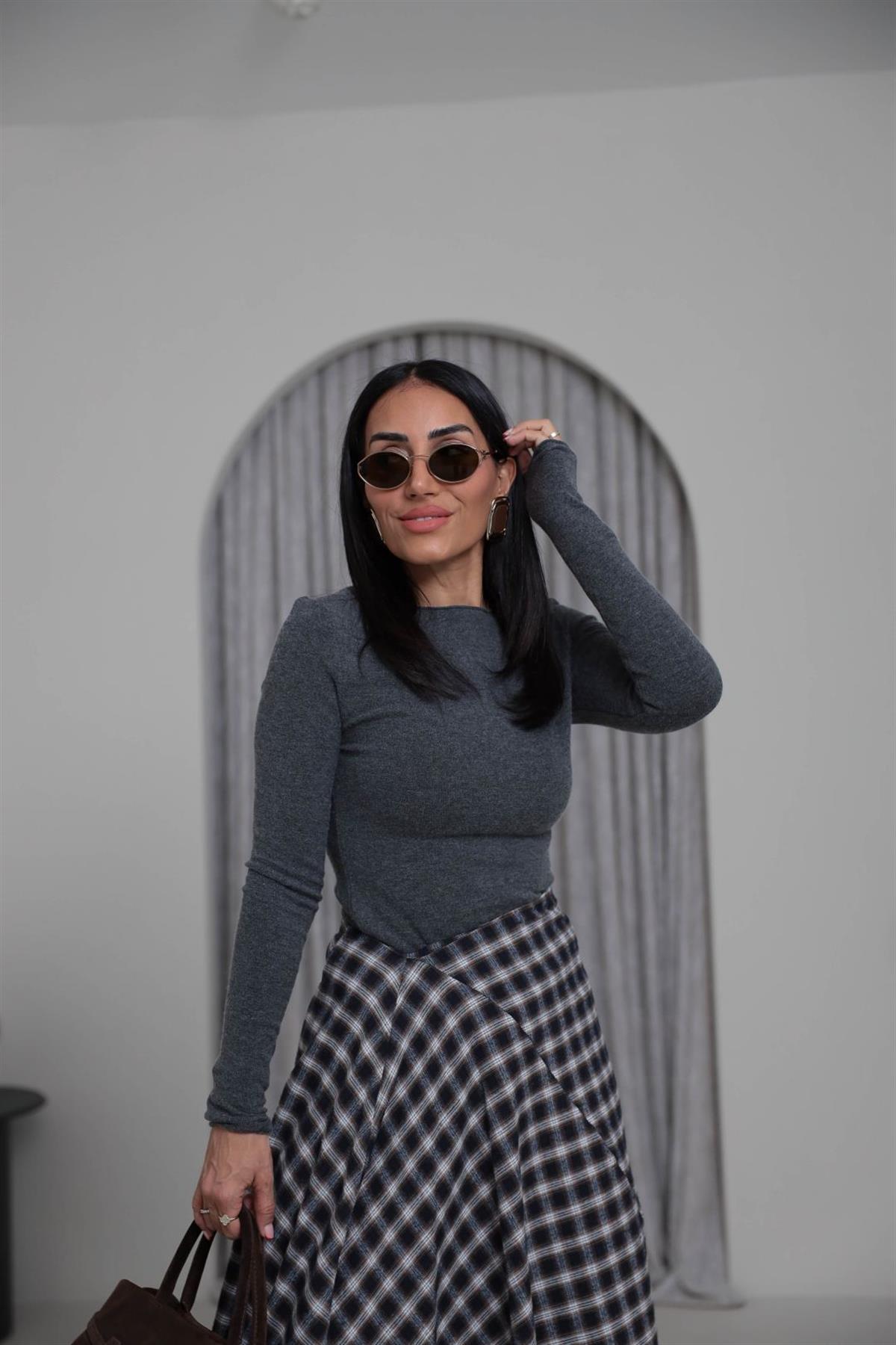 10840 Kayık Yaka Kaşmirli Triko Kazak FÜME