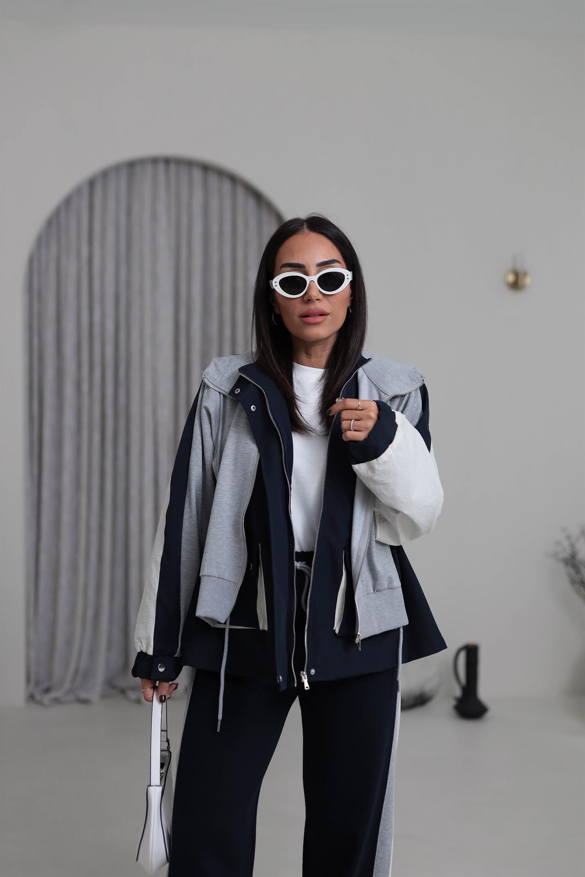 6754 Tasarım Garnili Takım LACİVERT