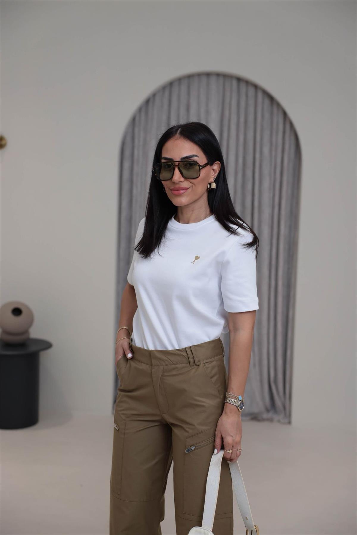 Gold Metal Kalpli Bisiklet Yaka Pamuklu Tshirt BEYAZ