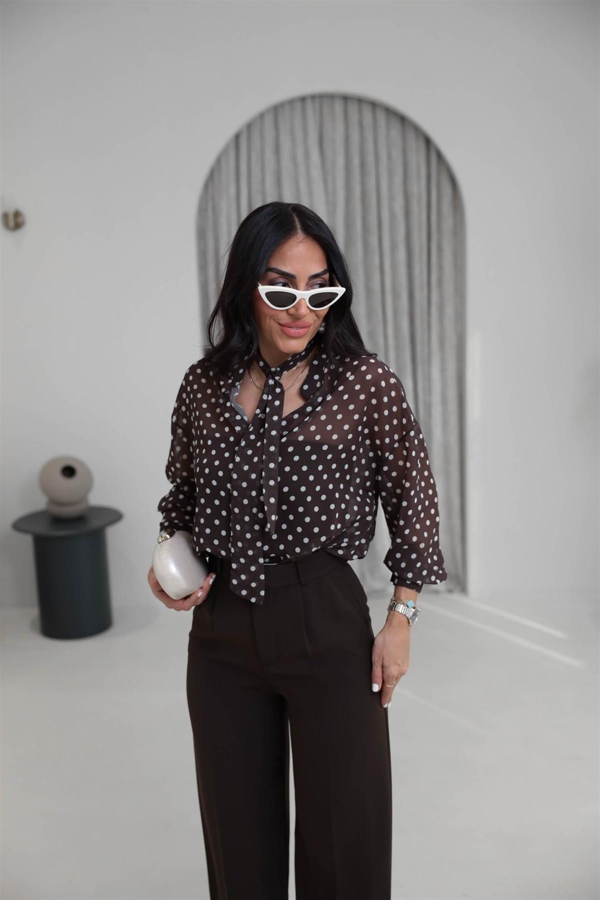 4130 Fular Detay Puantiyeli Şifon Gömlek KAHVE