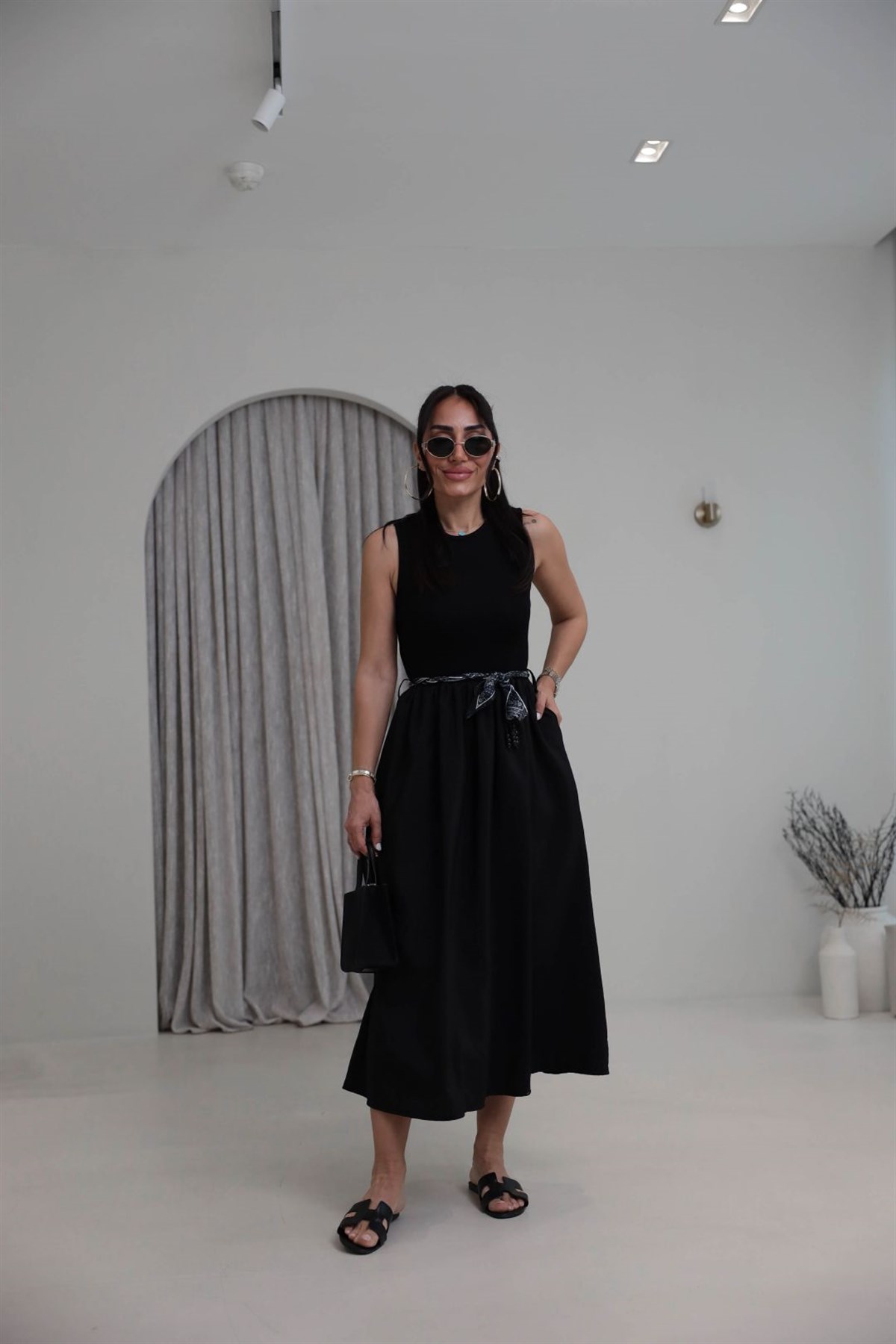 1801 Paraşüt Detaylı Kemerli Elbise SİYAH