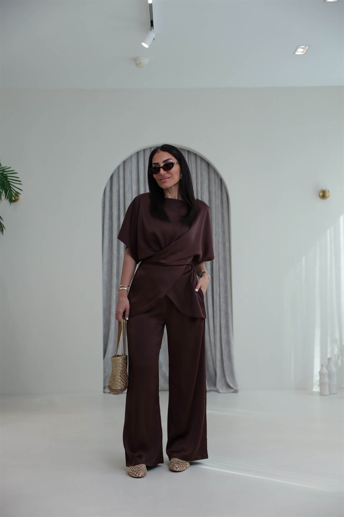 Tasarım Bağlama Detay Tok Saten Takım KAHVE