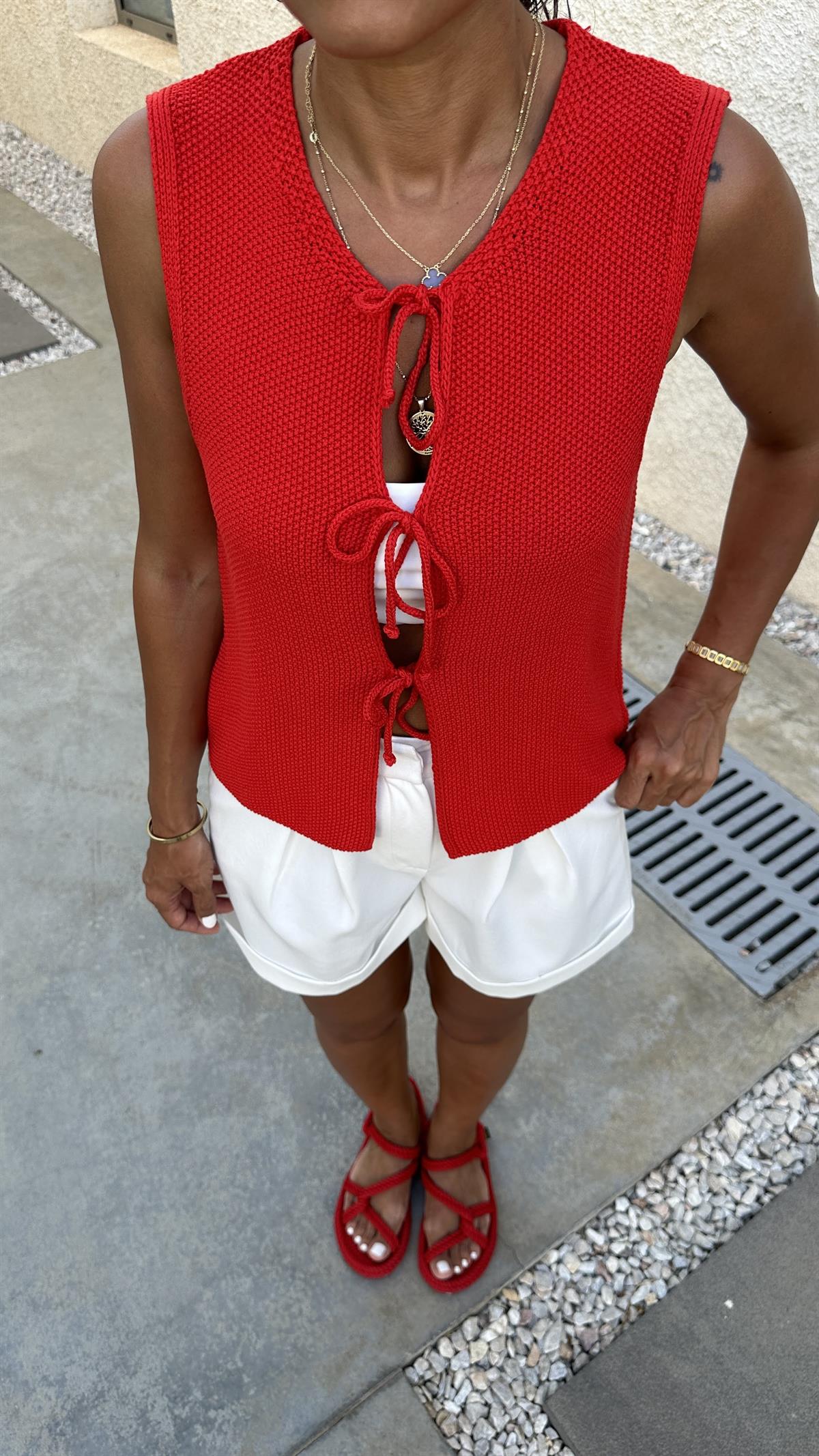 Önden Bağlama Detaylı Dokulu Yelek