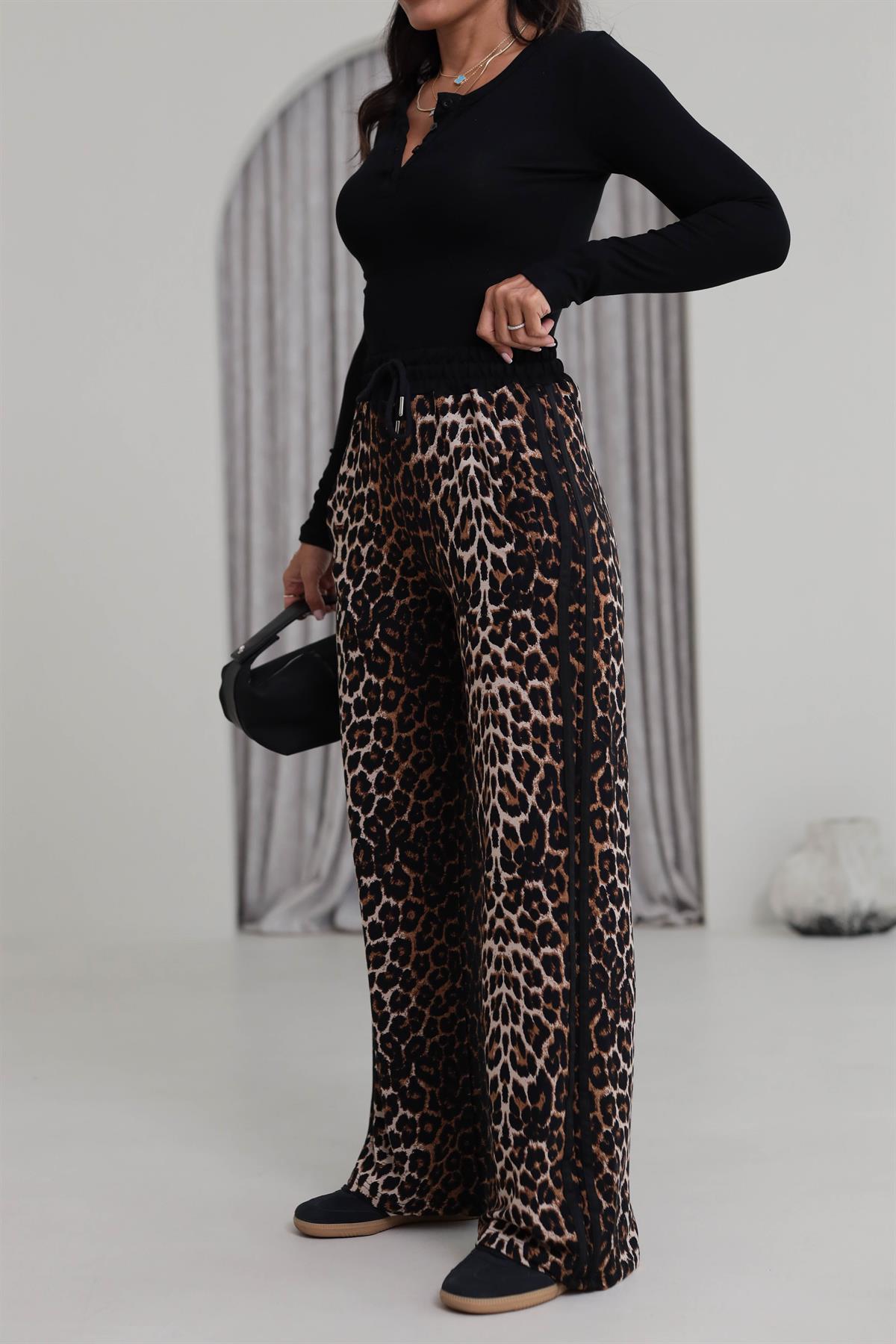 2448 Yan Şerit Detay Leopar Desen Eşofman Altı LEOPAR