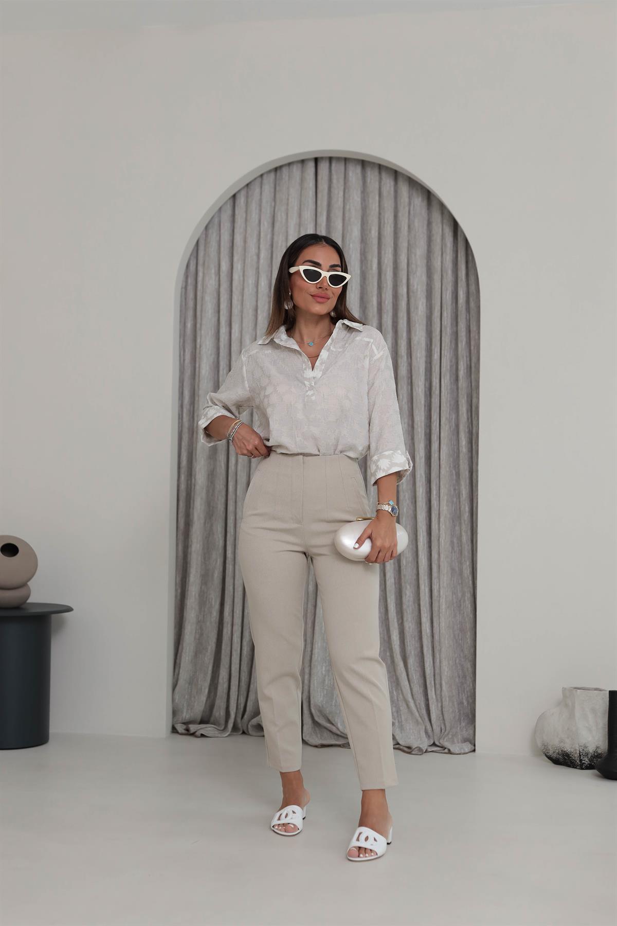 9432 Desenli Jakarlı Gömlek Bluz EKRU-BEJ