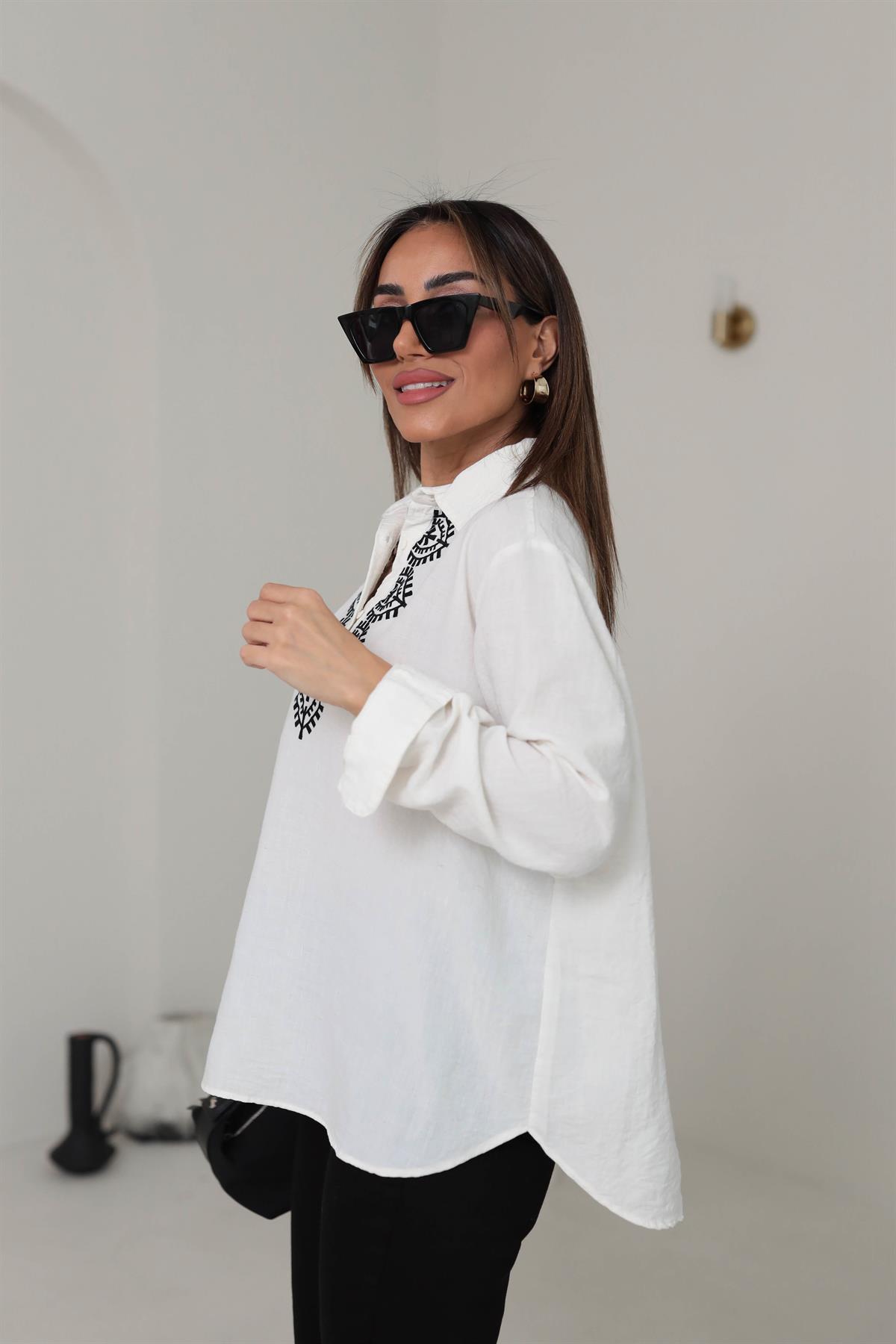 1379 Önü Nakış İşlemeli Gömlek EKRU