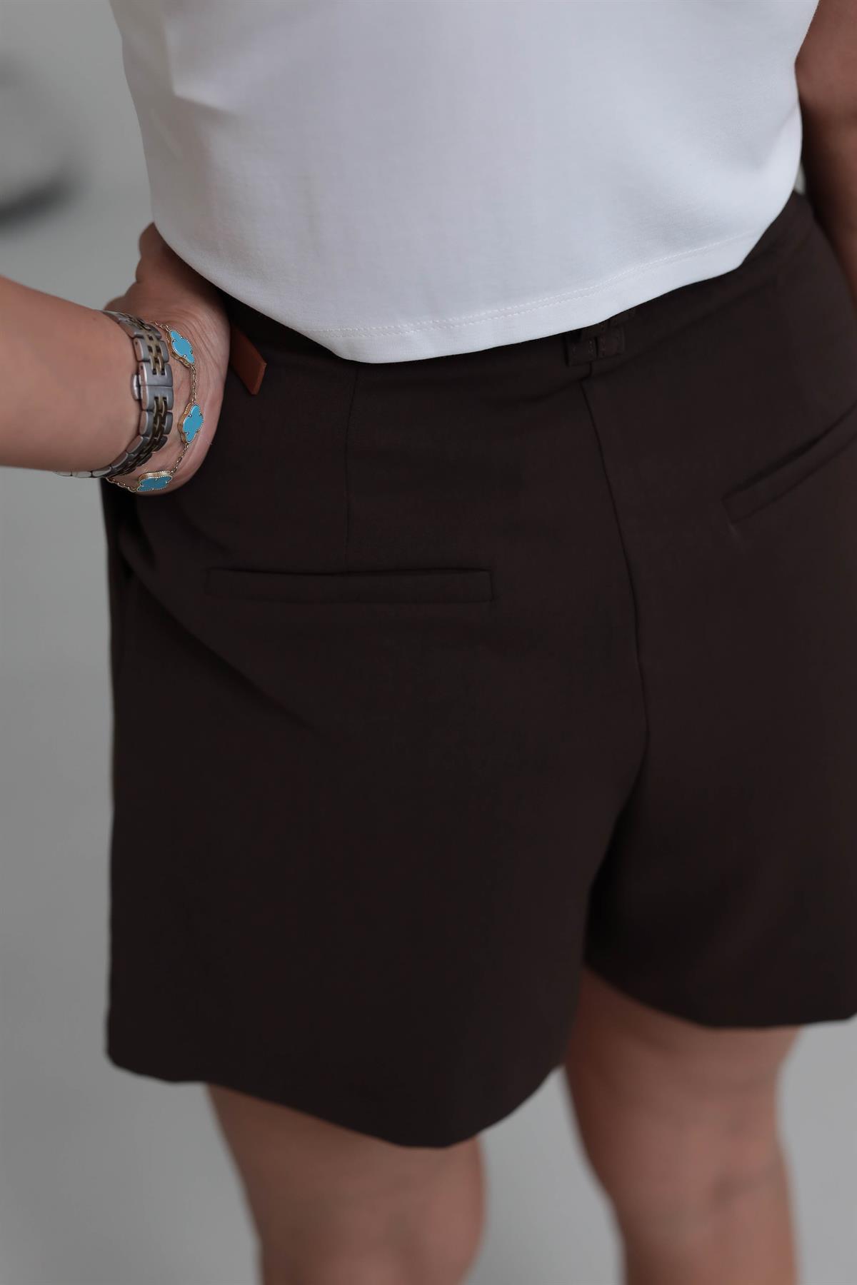 0404 Kemerli Pensli Geniş Paça Şort ACI KAHVE