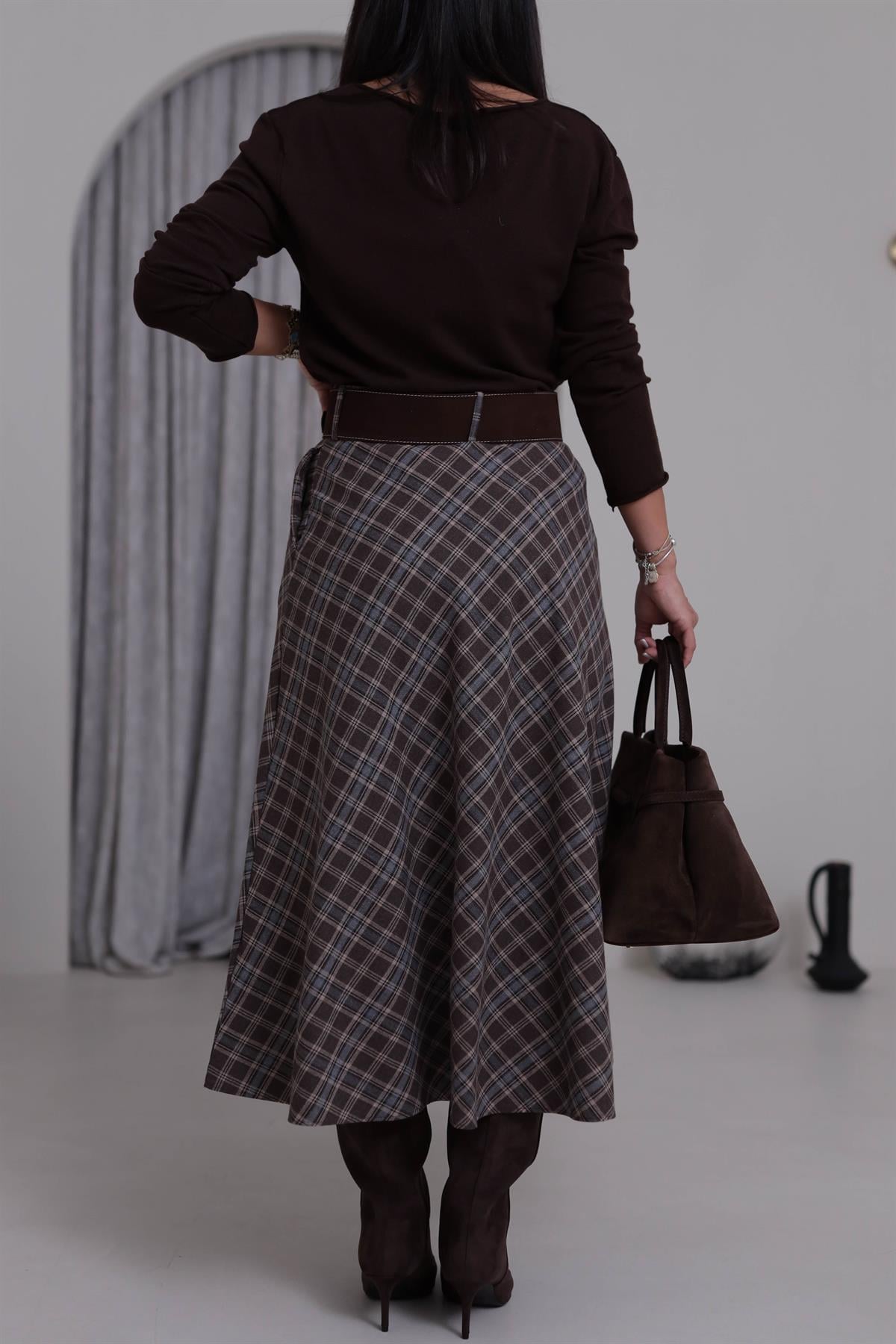 6890 Yırtmaçlı Kemerli Kare Desenli Etek KAHVE