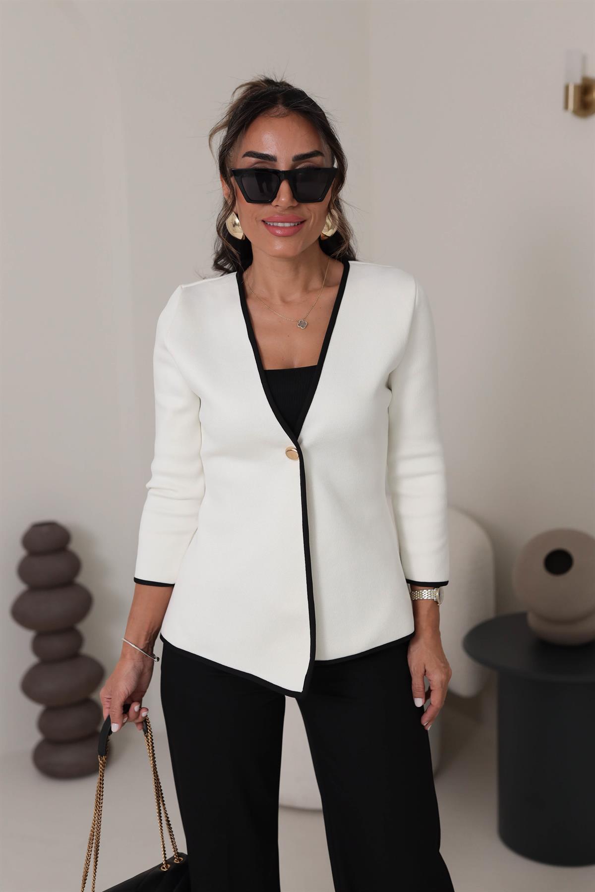 1212 Biyeli Gold Düğmeli Çelik Örme Ceket EKRU