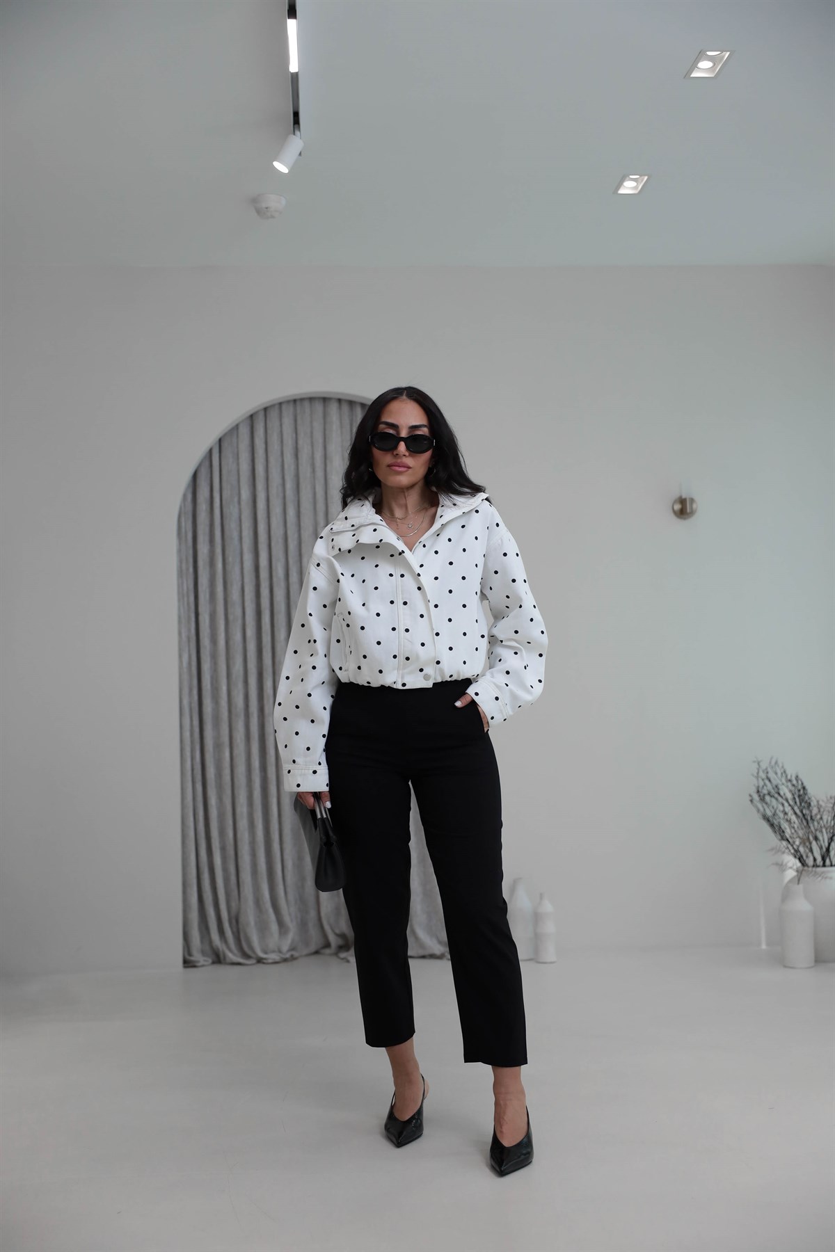 9957 Düz ve Rahat Kesim Kumaş Pantolon SİYAH