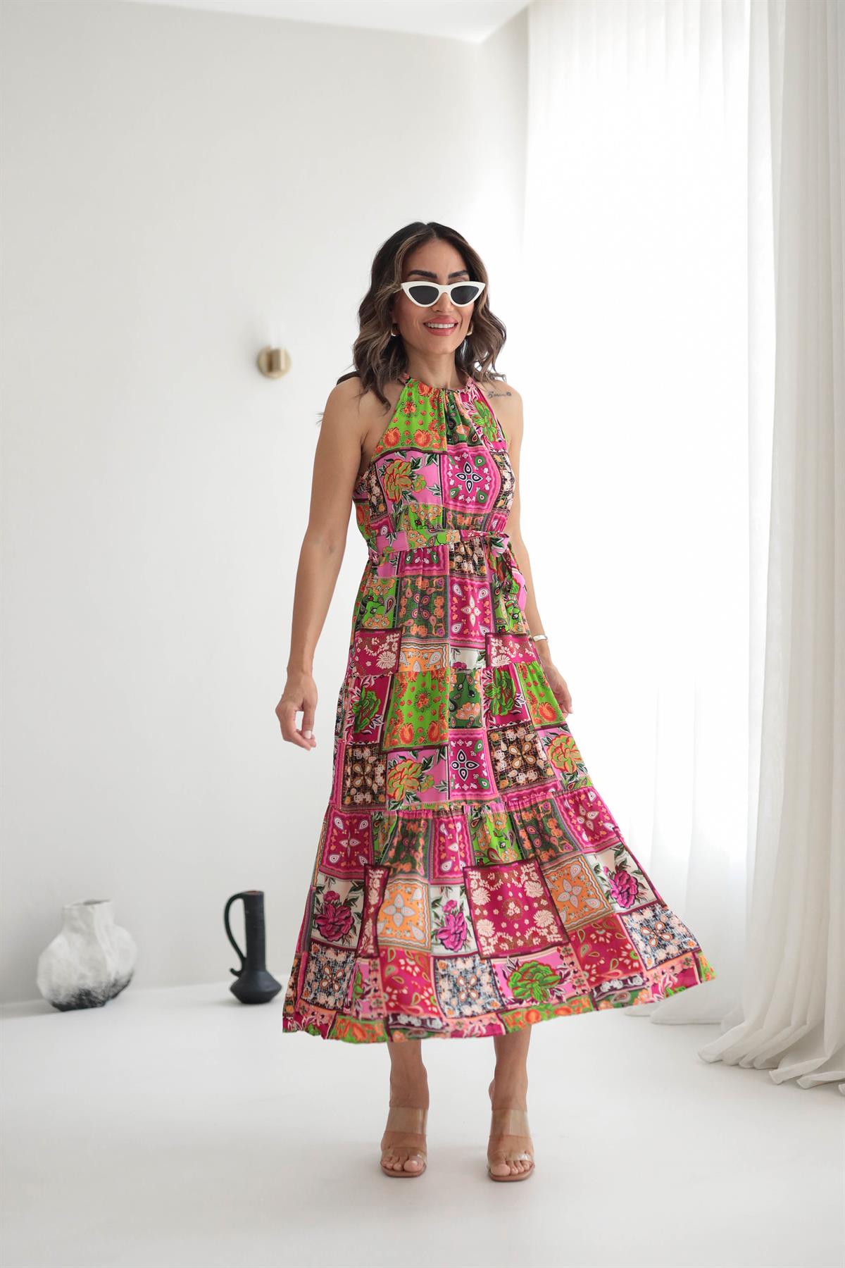 1541 Boyundan Bağlamalı Bel Lastikli Desenli Elbise