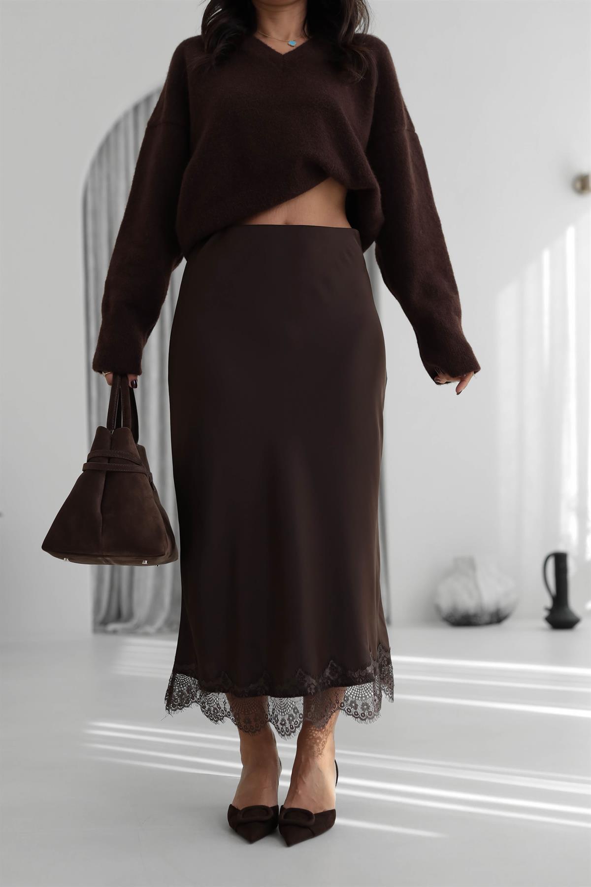0547 Saten Etek Ucu Dantelli Etek ACI KAHVE