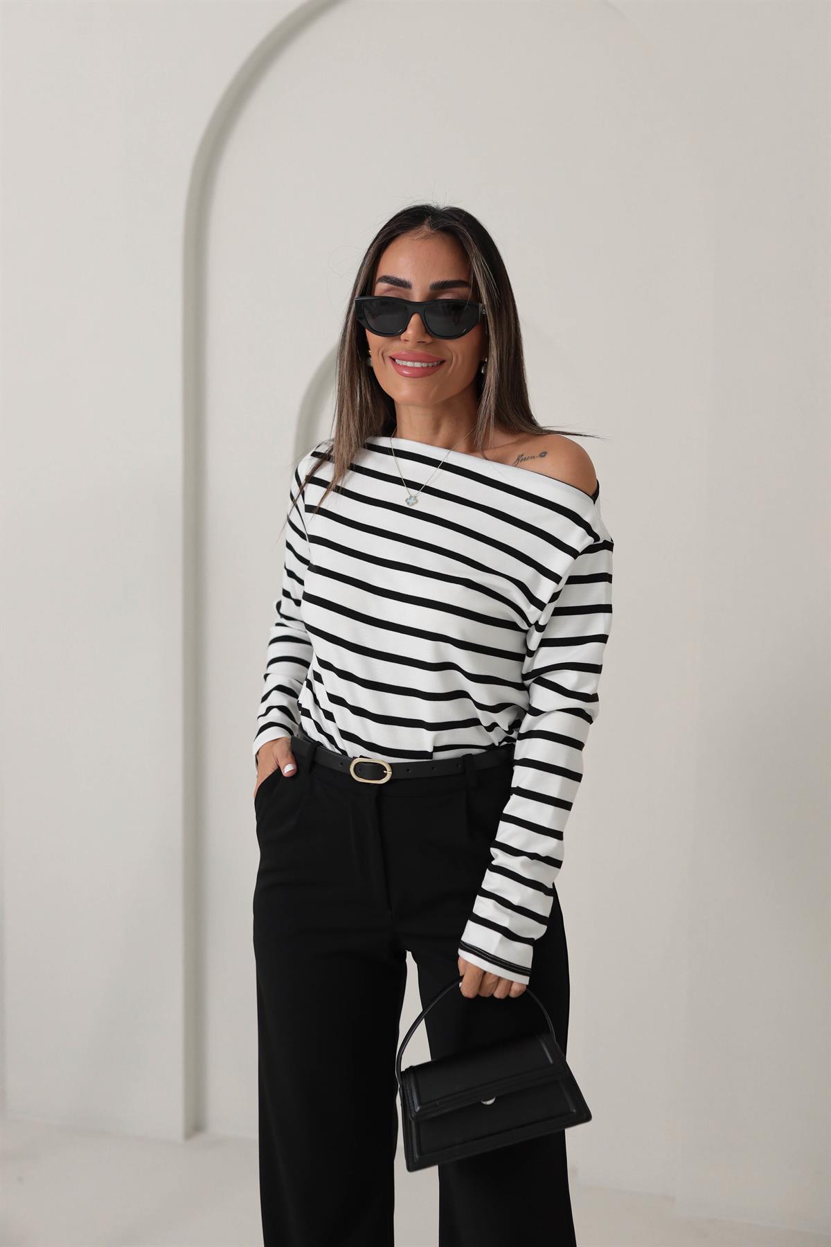 2036 Çizgili Kayık Yaka Bluz