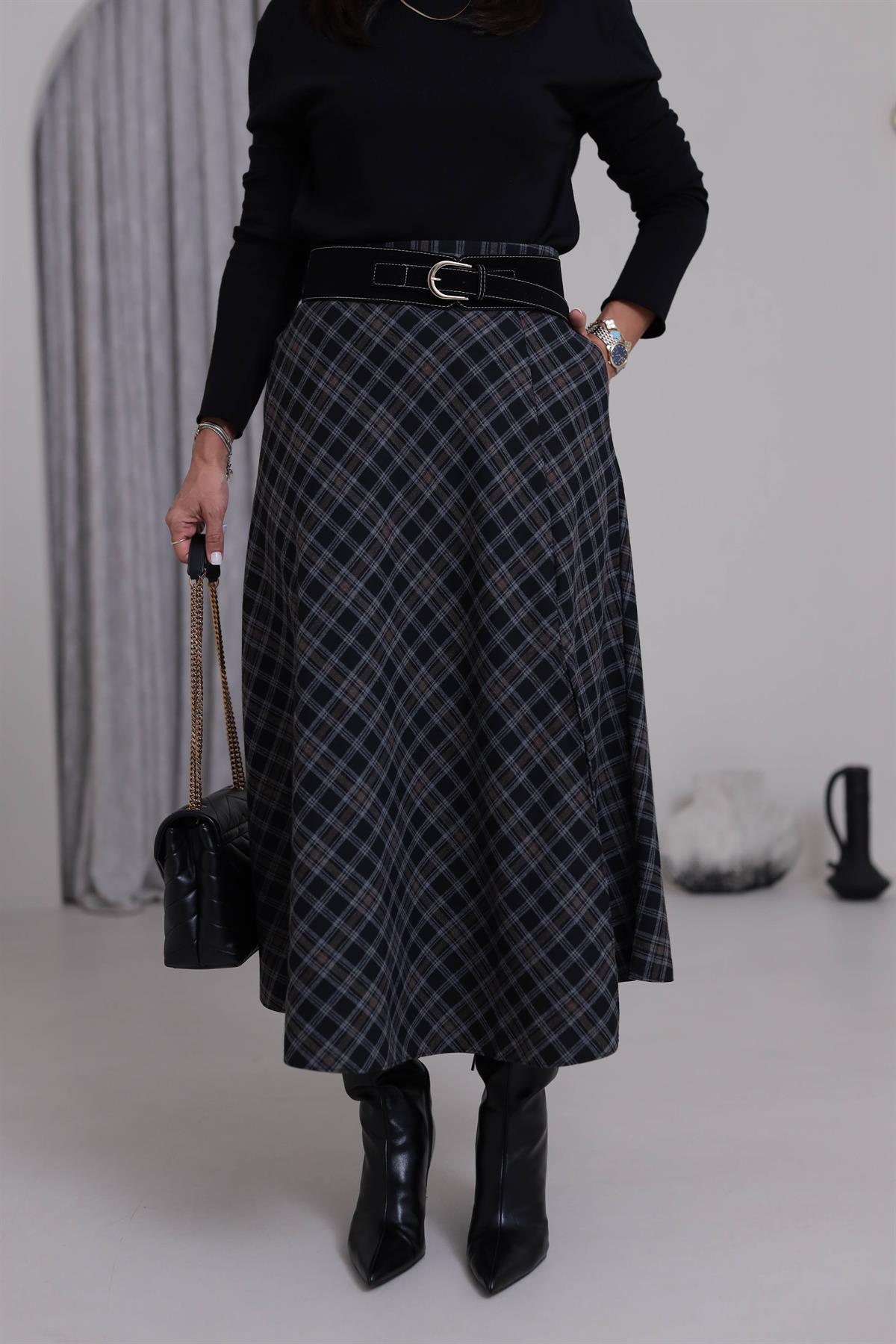 6890 Yırtmaçlı Kemerli Kare Desenli Etek SİYAH