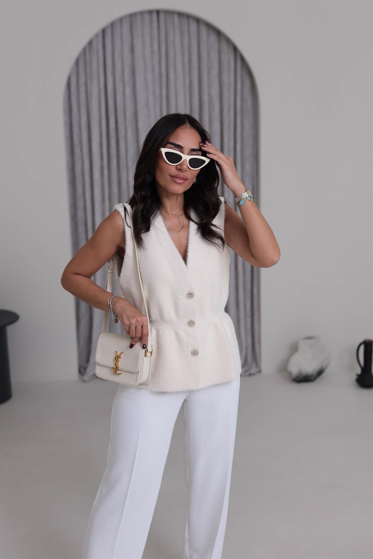 0364 Düğmeli Belden Büzgülü Angora Yelek EKRU