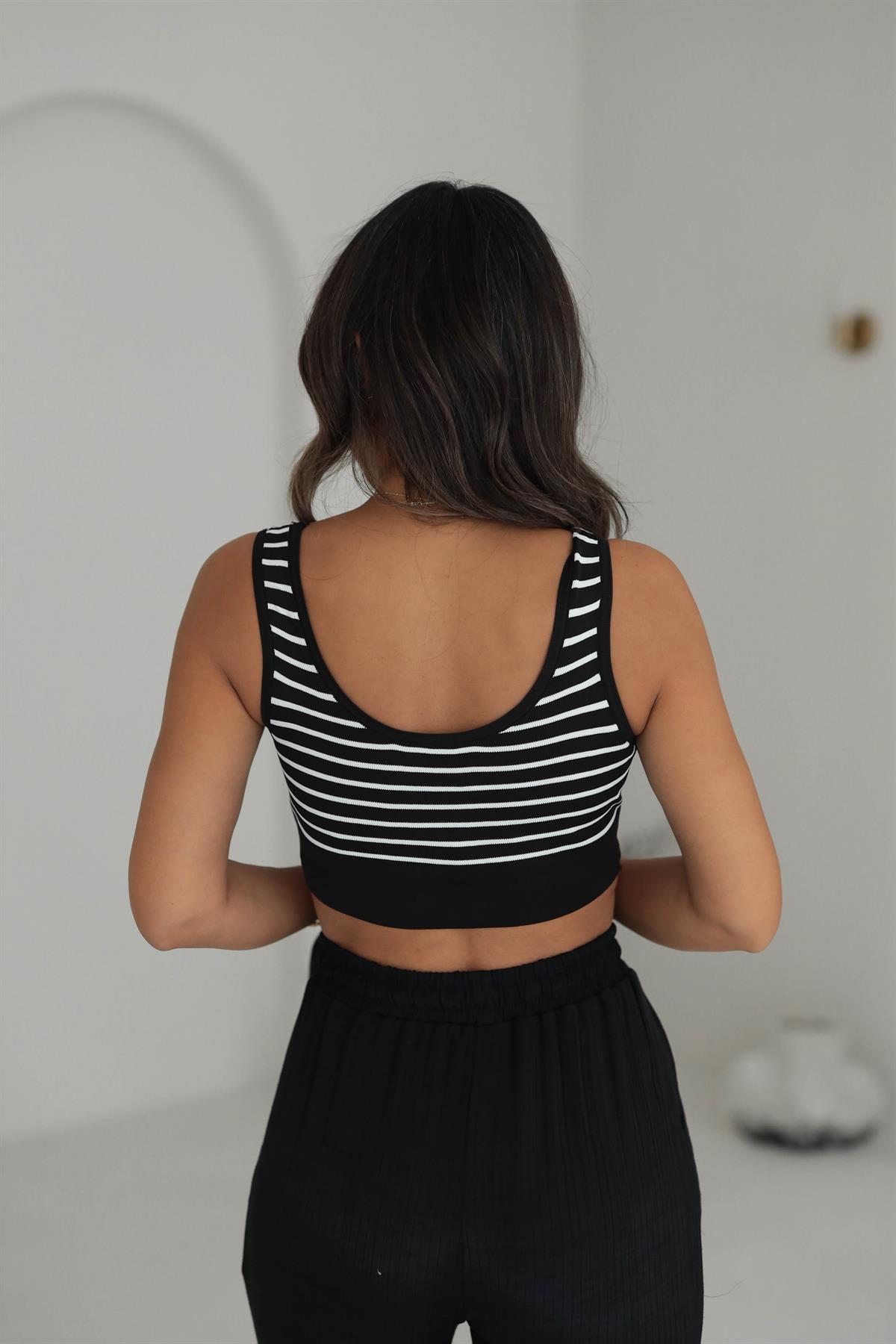 0637 U Yaka Çizgili Triko Crop Atlet