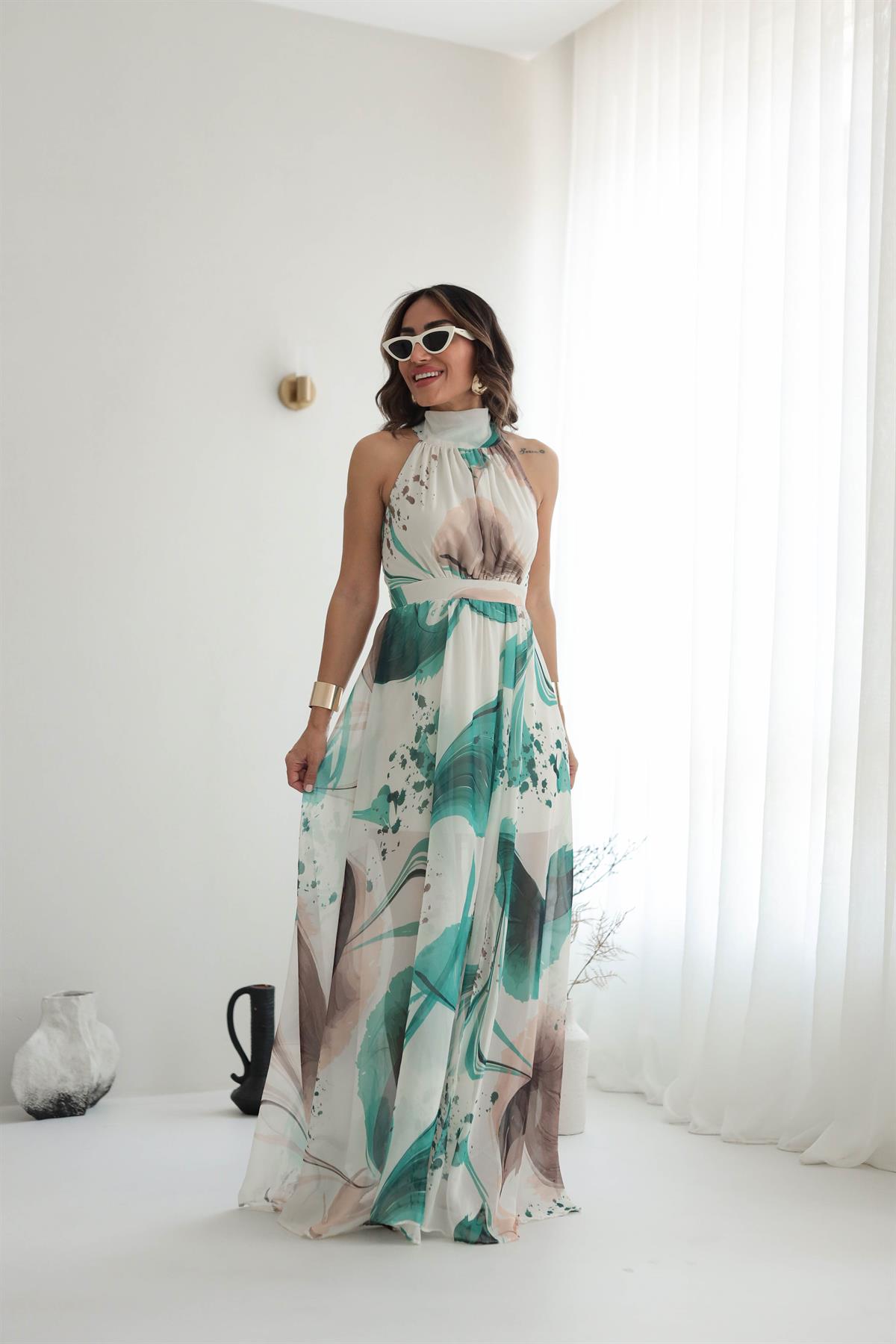 3242 Halter Yaka Desenli Elbise