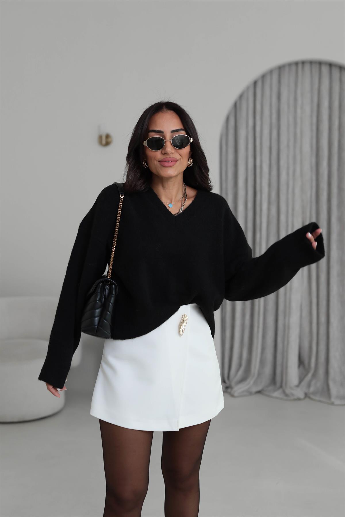 0645 V Yaka Yumuşak Dokulu Triko Kazak SİYAH