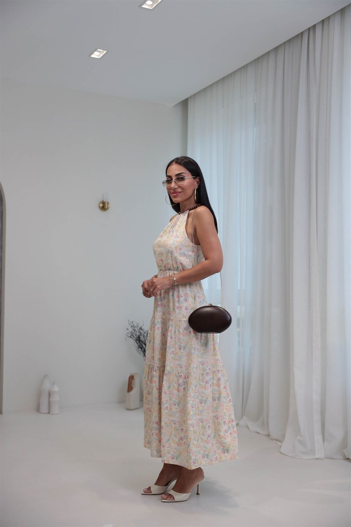 8546 Halter Yaka Çiçek Desenli Boncuk Detaylı Maxi Boy Elbise KREM