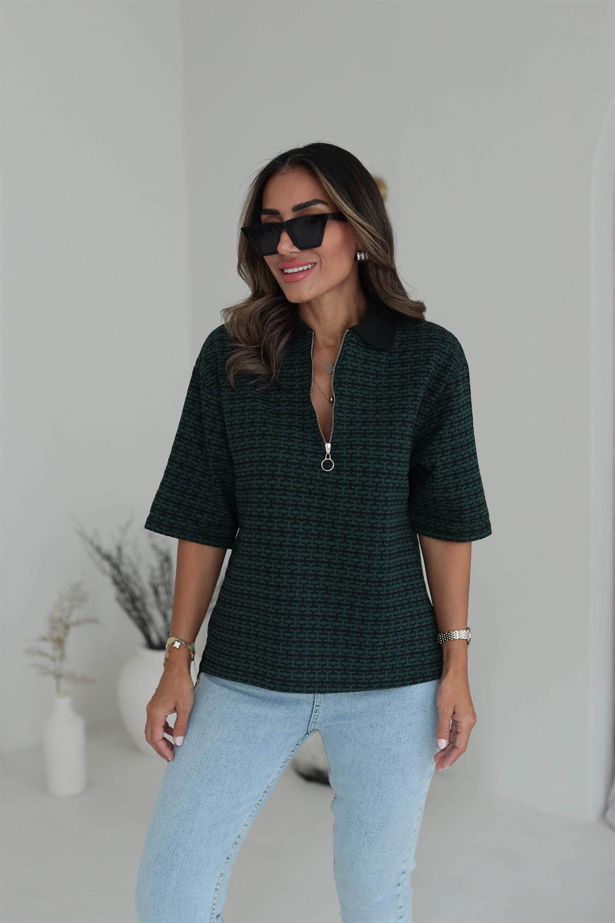 Polo Yaka Önden Fermuarlı Desenli Tshirt