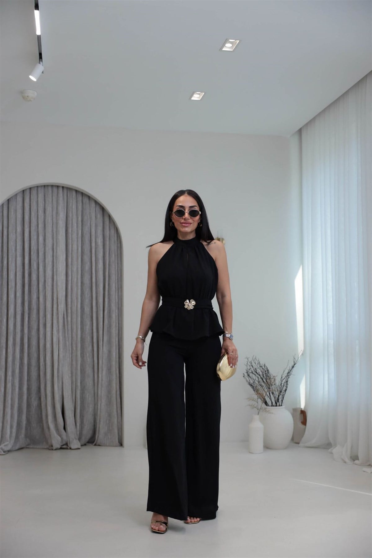 3944 Broş Detaylı Halter Yaka Tulum SİYAH
