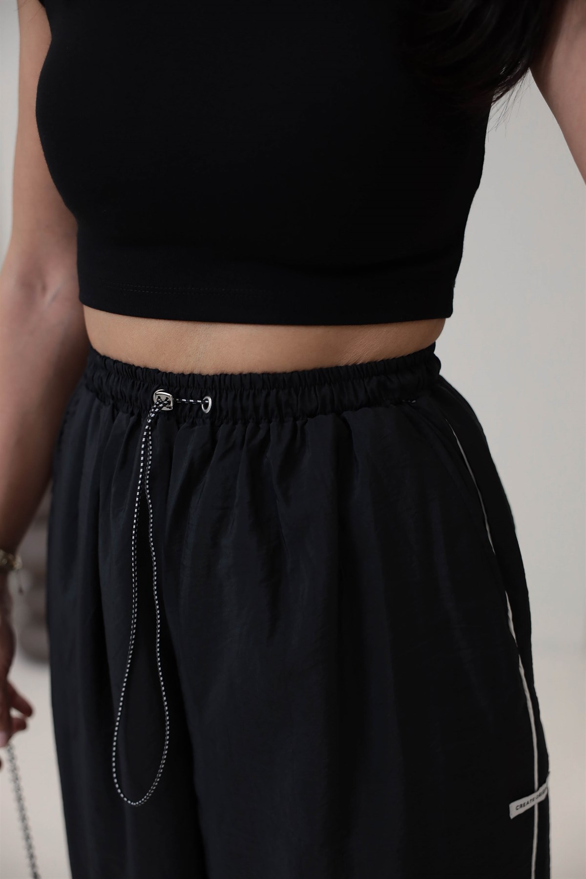 1526 Bel ve Paça Lastikli Biyeli Paraşüt Kumaş Pantolon SİYAH