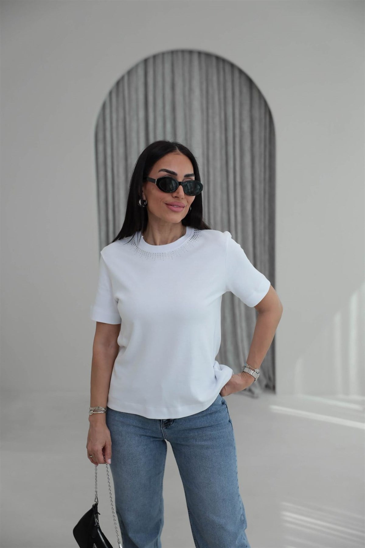 0224 Yakası Taşlı Pamuklu Massi Tshirt BEYAZ