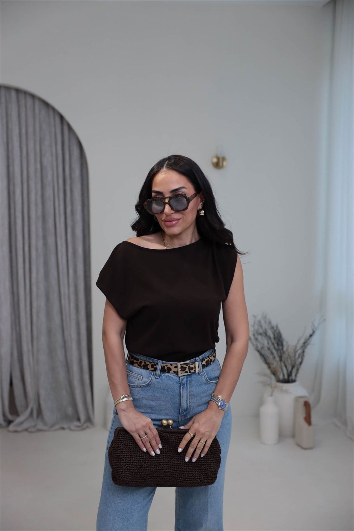 0870 Kayık Yaka Sıfır Kol Altı Lastikli  Bluz ACI KAHVE