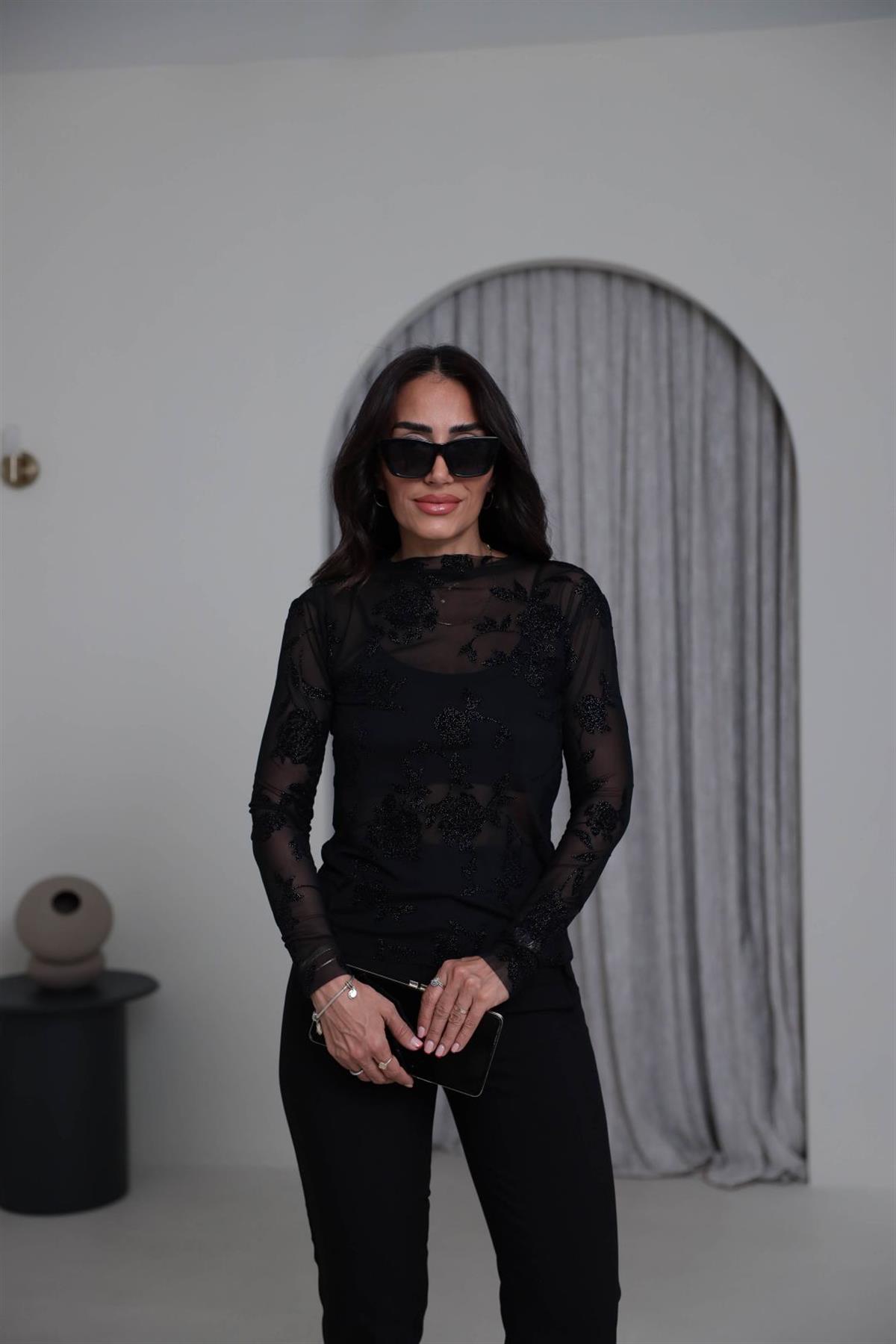 0581 Dik Yaka Flok Baskılı Bluz SİYAH