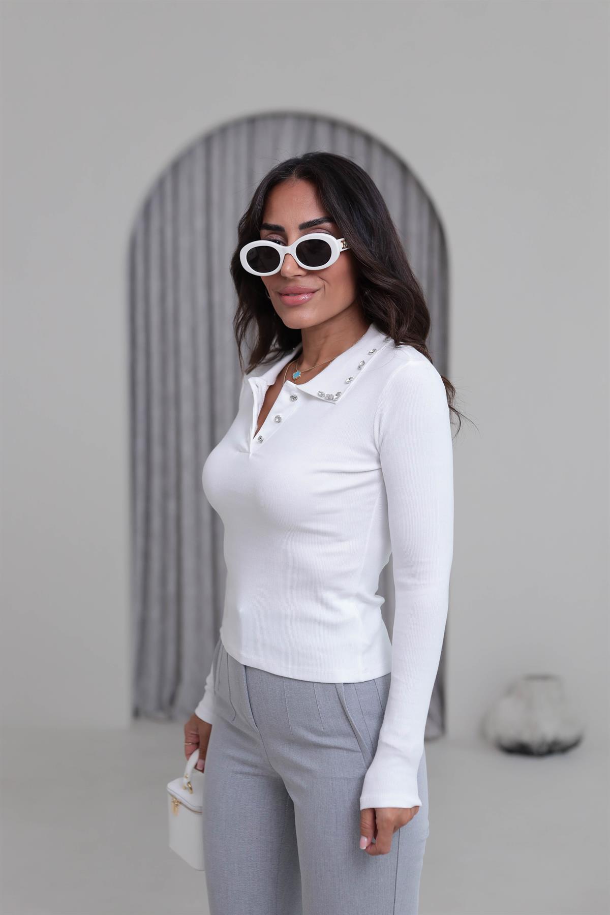 7026 Yakası Taş Çakım Düğmeli Bluz EKRU