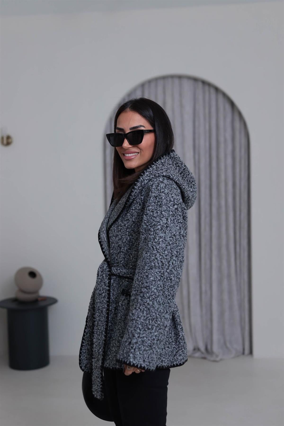 9152 Kontrast Dikiş Detaylı Kapşonlu Kaban GRİ