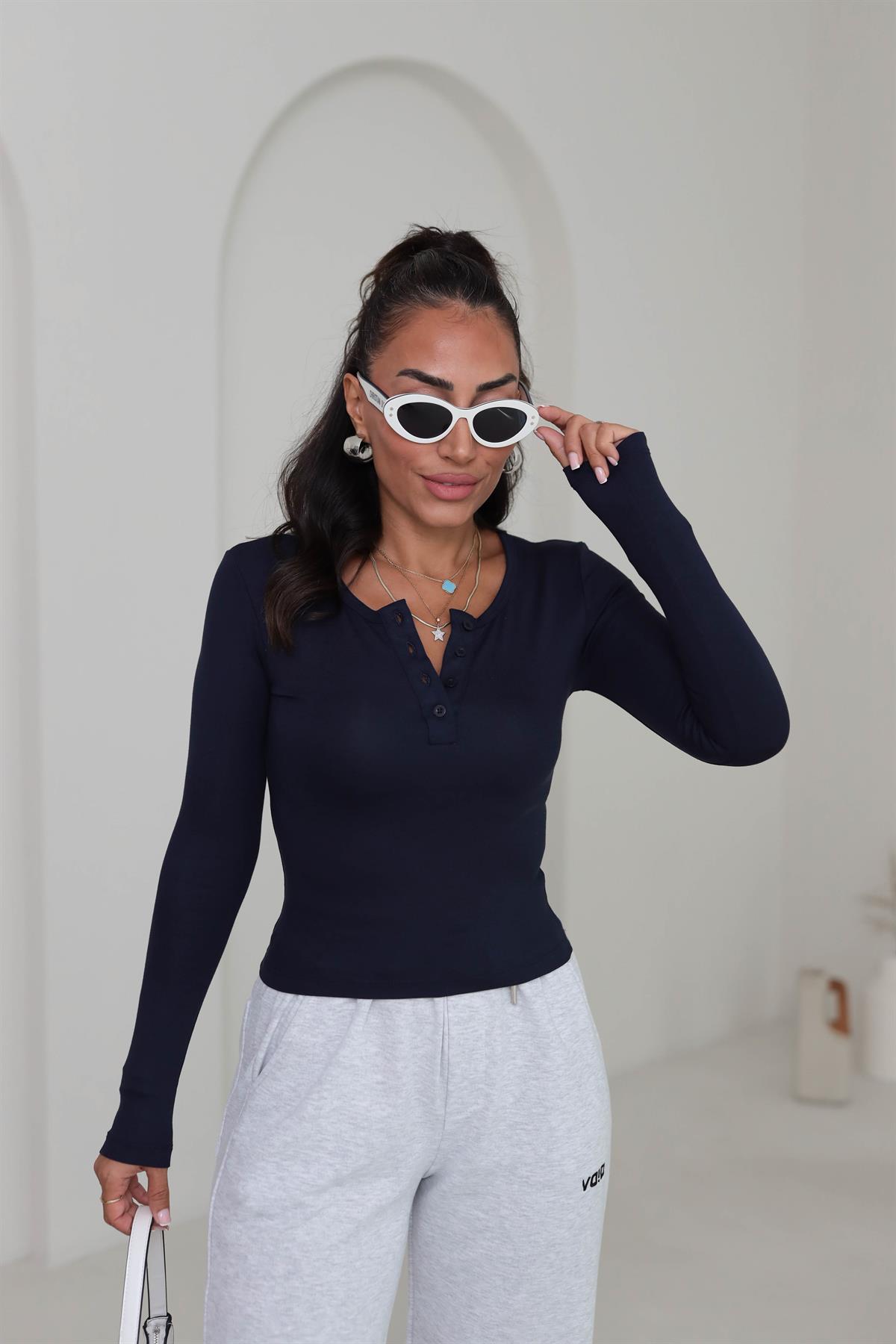 1040 Bisiklet Yaka Düğmeli Yumuşak Body LACİVERT