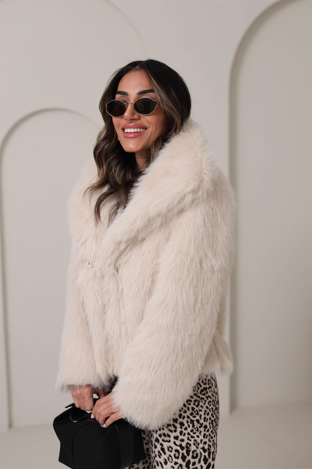 2429 Ara Boy Yakalı Kürk EKRU