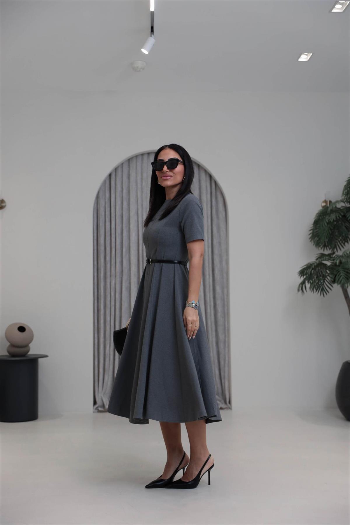 1013 Bisiklet Yaka Kemerli Kloş Elbise GRİ