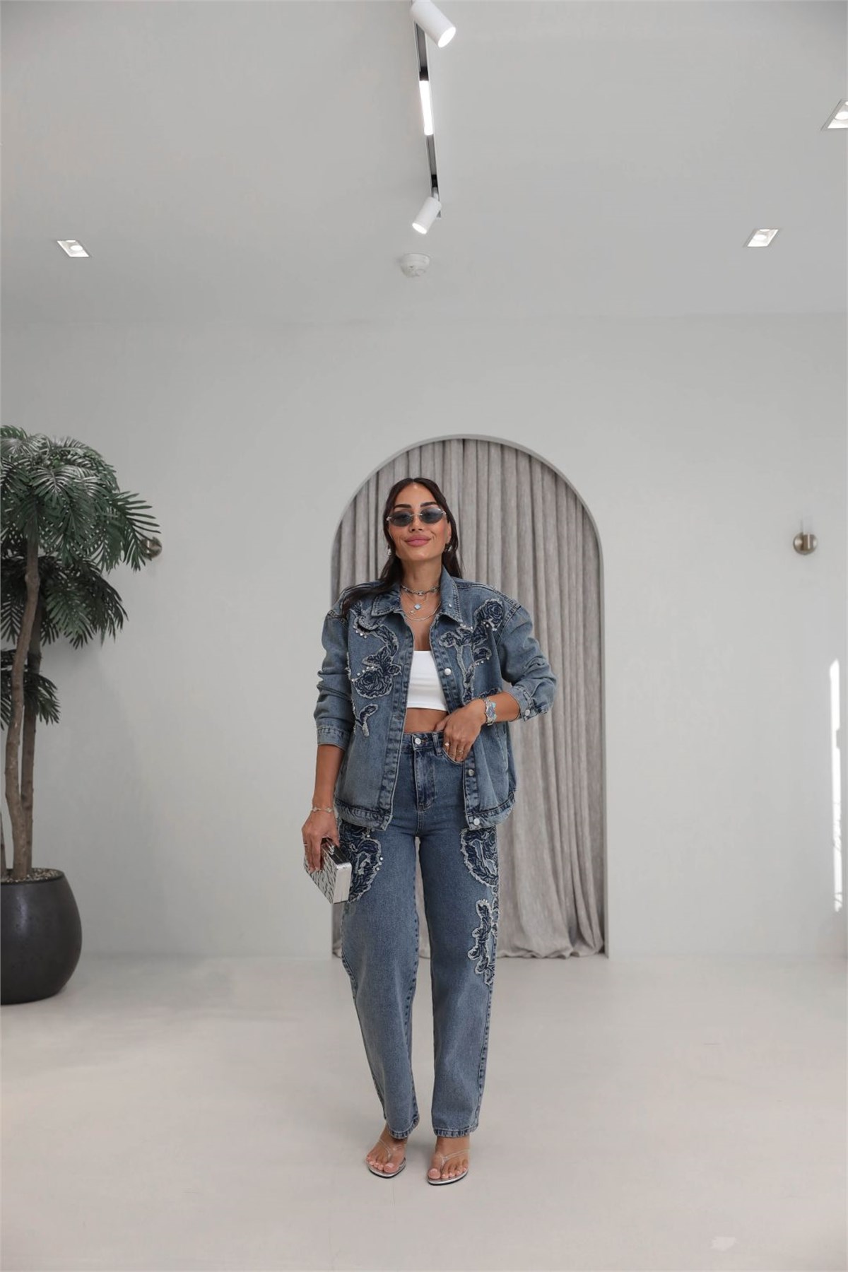 7502 Rose Aplikeli Taşlı Denim Ceket Pantolon Takım TİNTLİ MAVİ