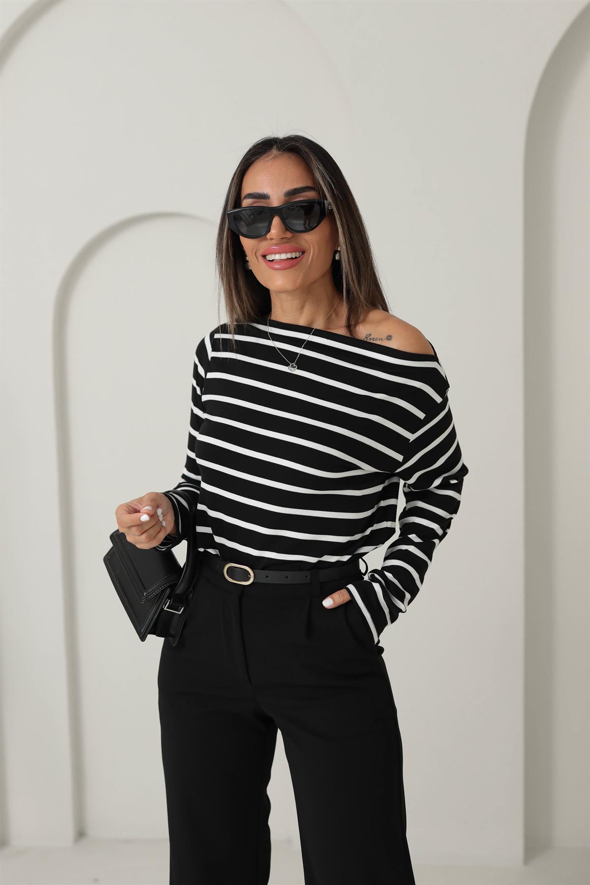 2036 Çizgili Kayık Yaka Bluz