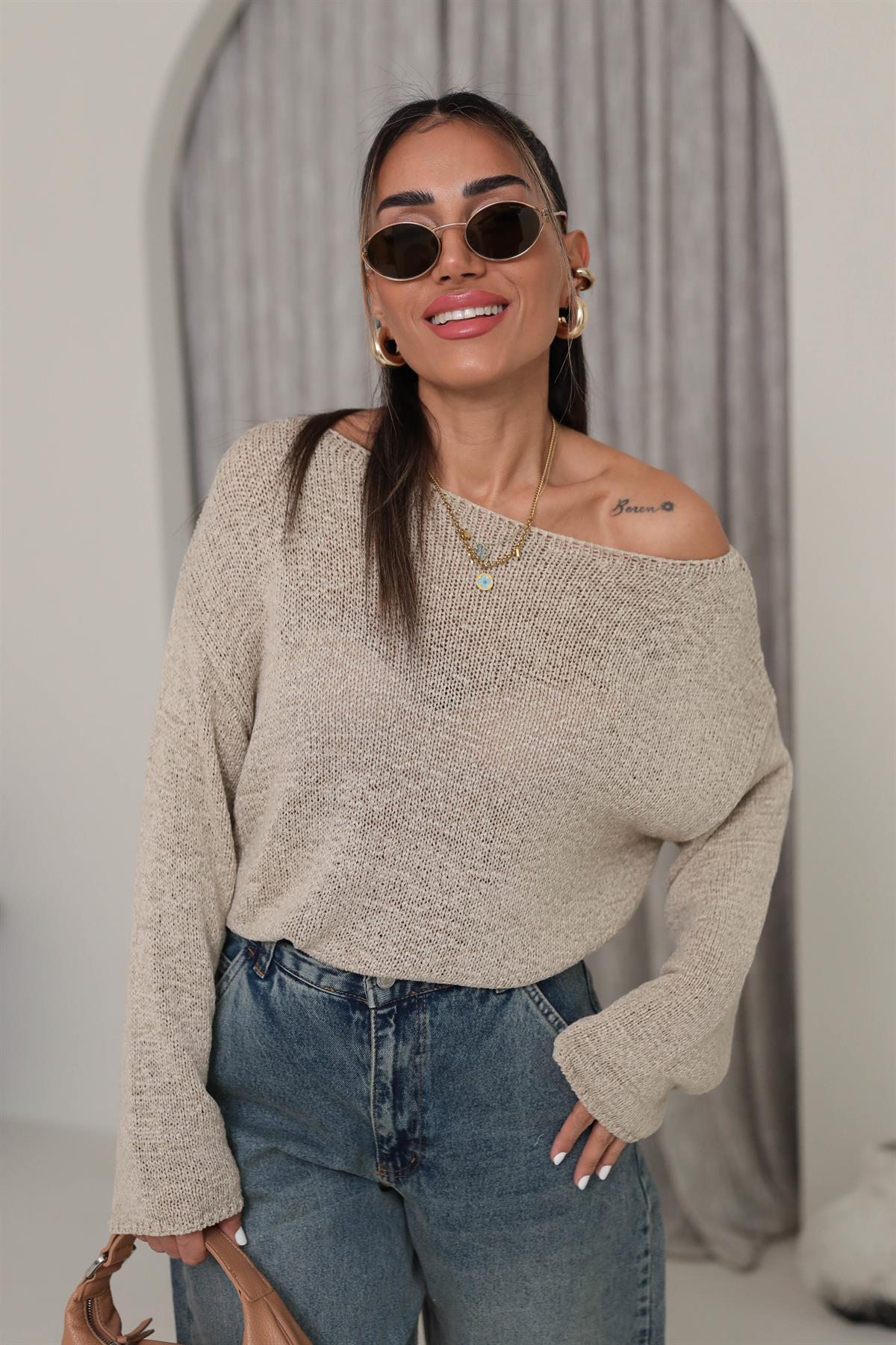 4455 Kayık Yaka Triko BEJ