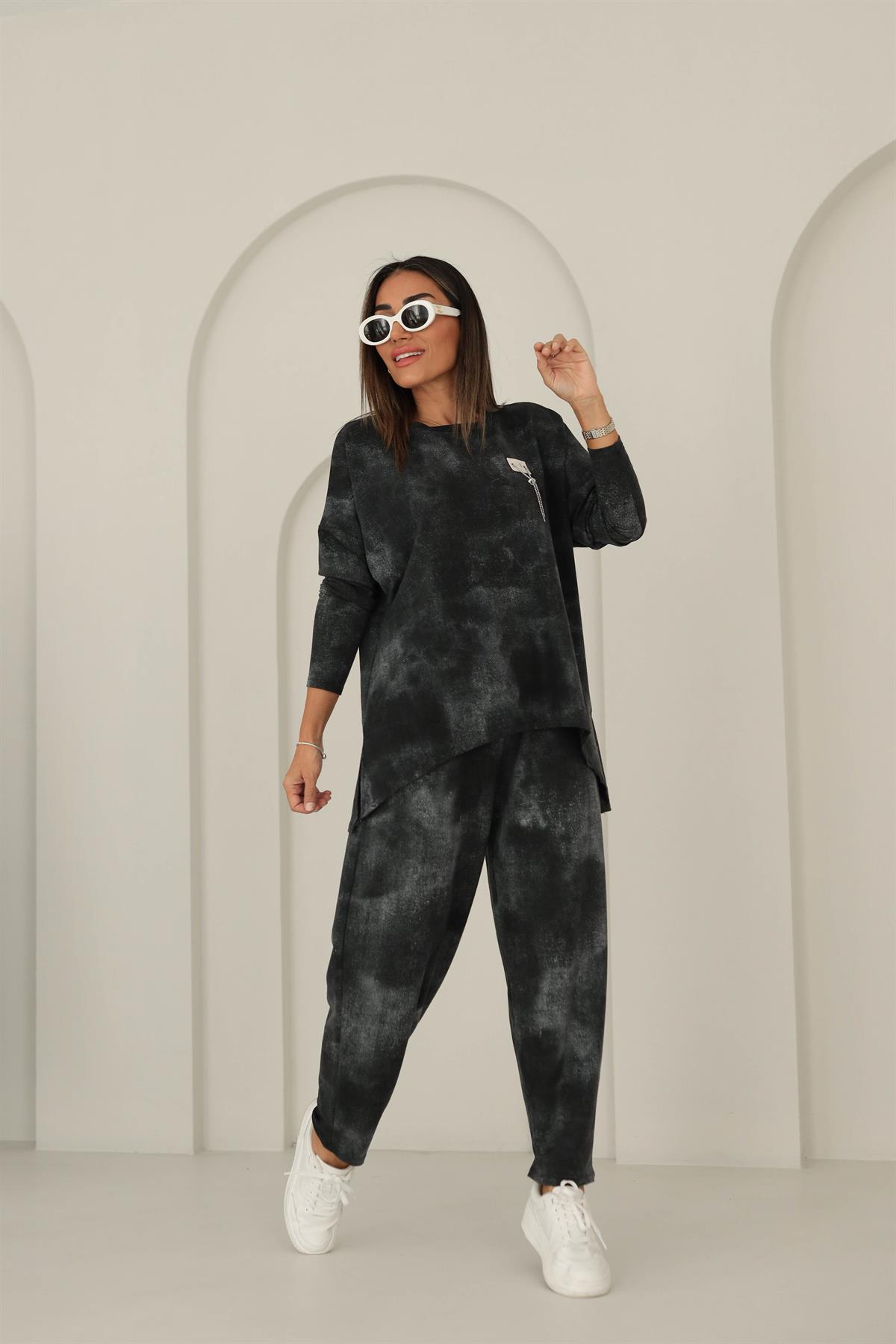 1030 Arma Zincir Detay Batik Desen Takım