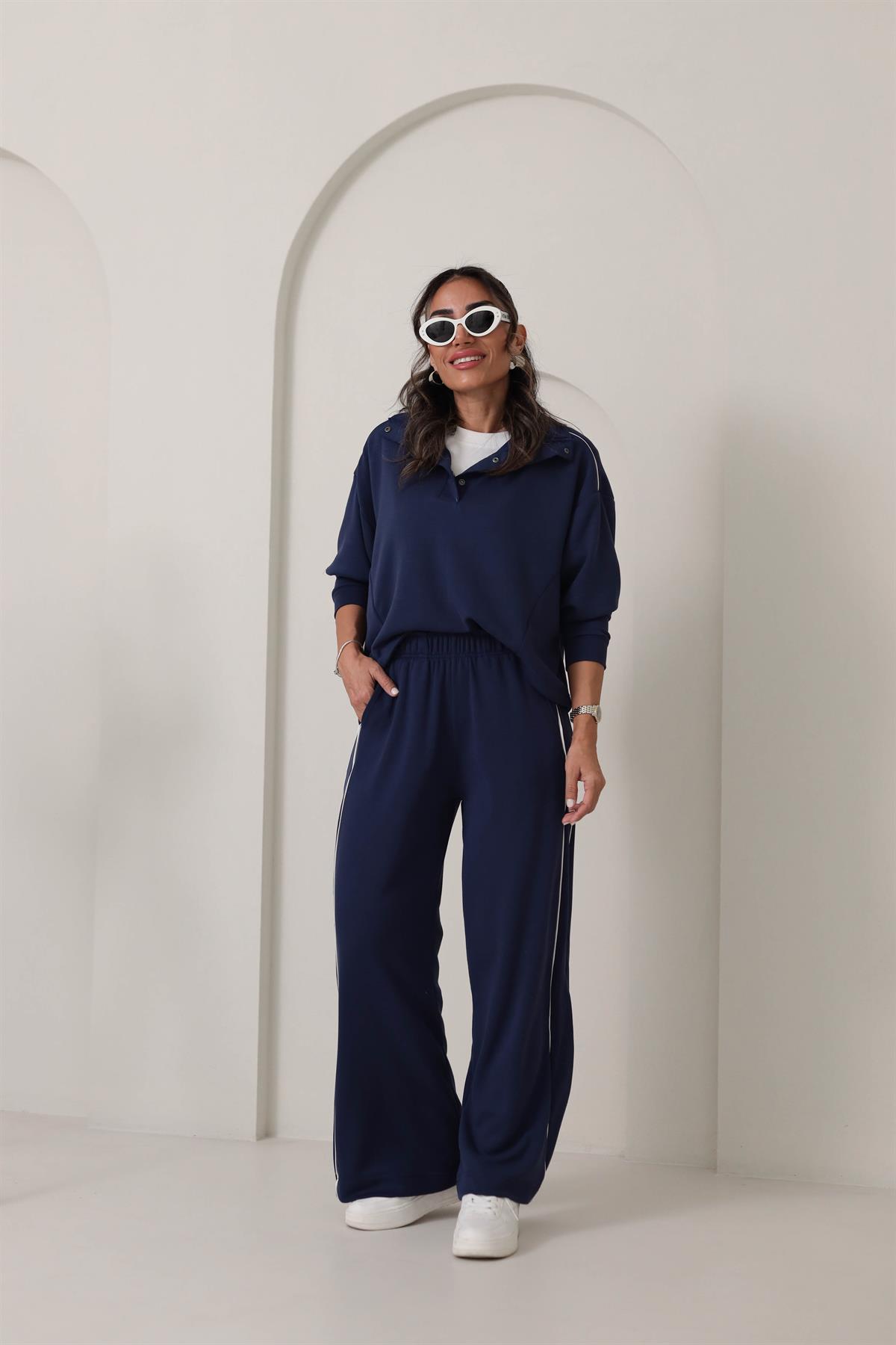 137 Dik Yaka Önü Çıtçıtlı Biyeli Modal Takım LACİVERT