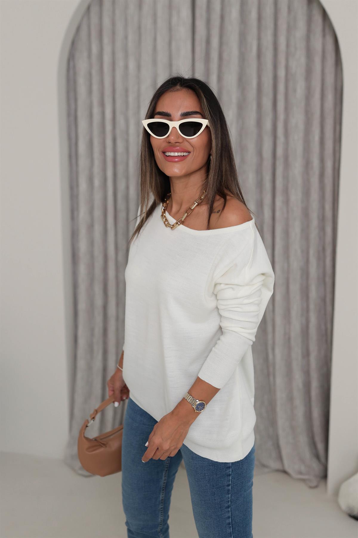 0734 Kayık Yaka T Kol Triko