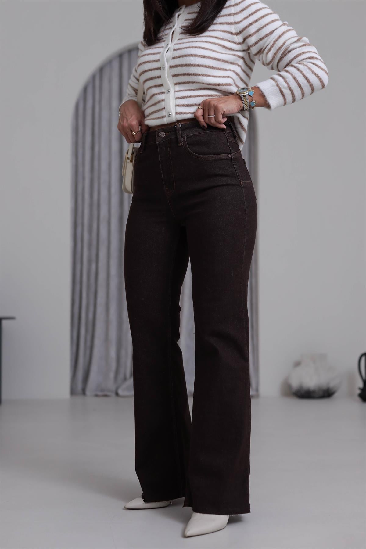 5695 Lazer Kesikli Push Up Düz Kesim Jean ACI KAHVE