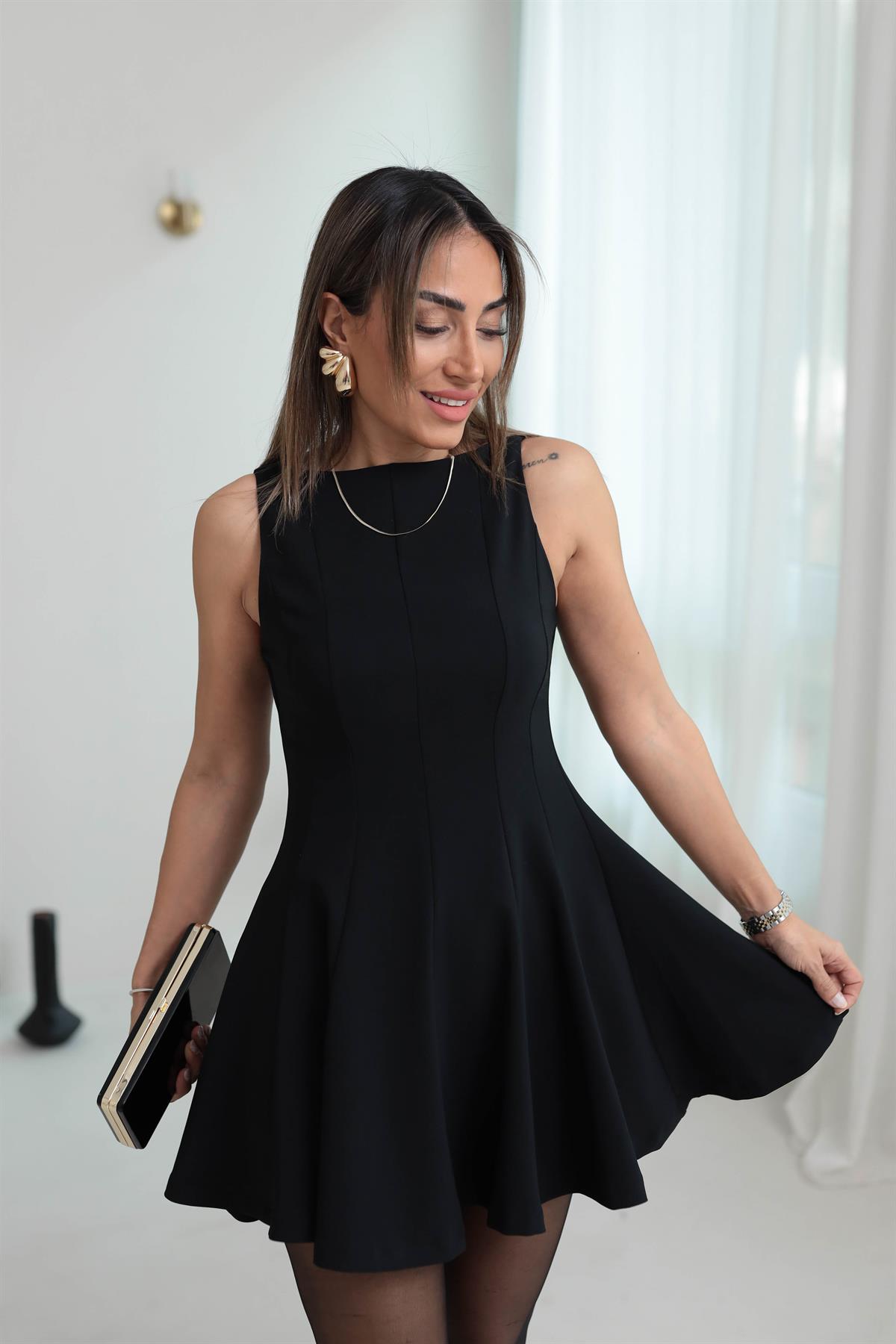 1098 Sıfır Kol Likralı Kloş Elbise SİYAH